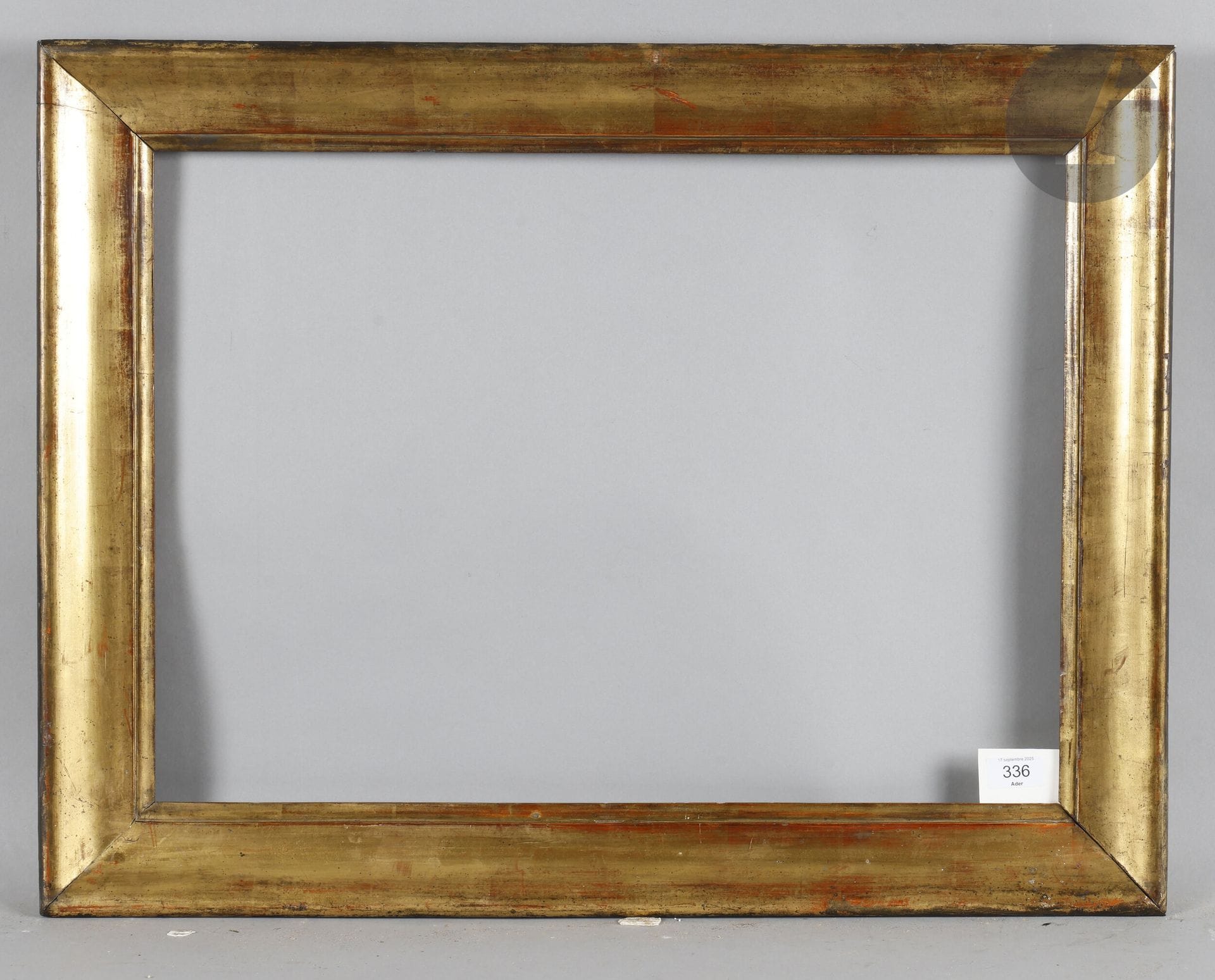 Molded and gilded wood frame. 19th century (wear). 43.7 x 60.5 cm - Profile: 7 cm (12P)