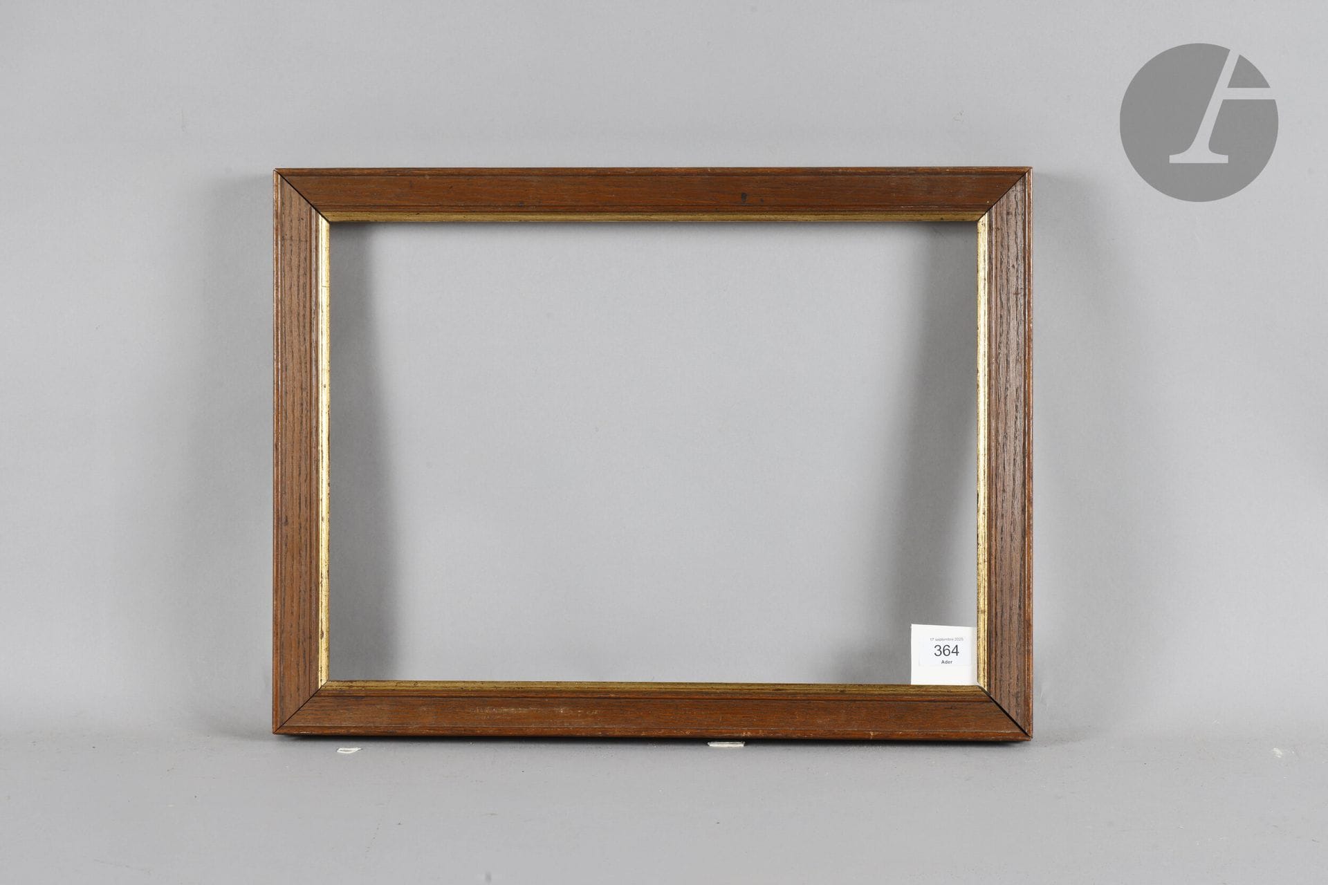 Moulded and gilded oak frame. Early 20th century. 34 x 47.8 cm - Profile: 4 cm