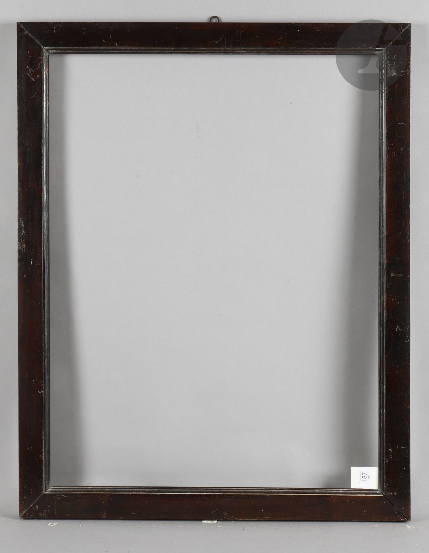 Moulded and blackened pearwood flat stick on a fir wood core. Italy, early 19th century. 62.9 x 82.5 cm - Profile: 6 cm