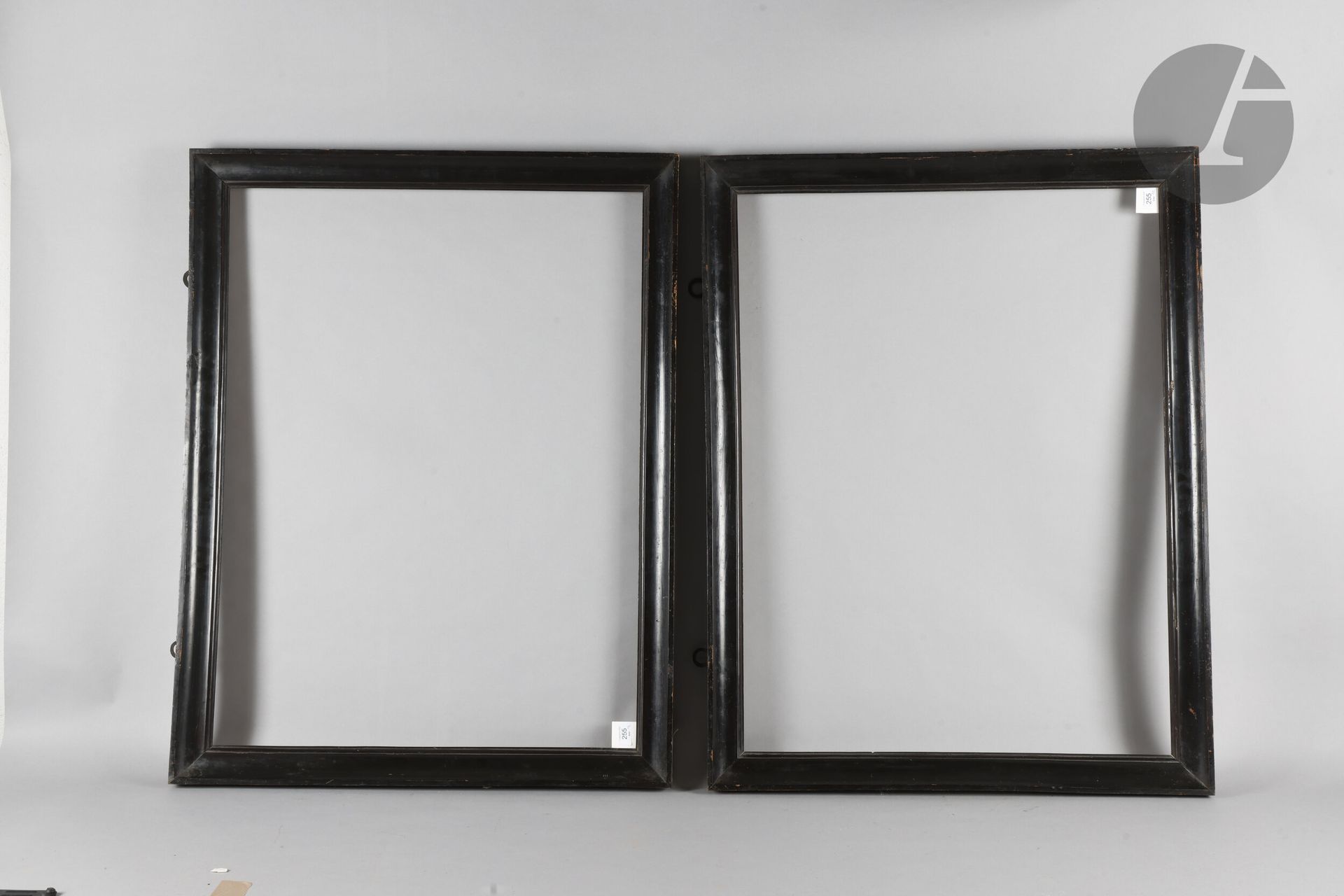 Pair of molded and blackened wood gorges. Italy, early 19th century (slight veiling on one and pitting). 72 x 96.5 cm - Profile: 6.2 cm (40P)