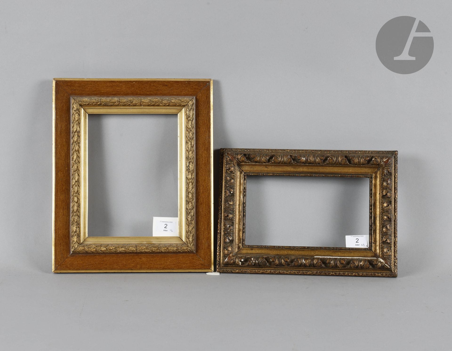 Wood and stucco frame in imitation faux bois with gilded laurel leaf decoration. Circa 1900 (accidents). 17.3 x 23.2 cm - Profile: 6.7 cm (2F). A Louis XIII-style gilded wood and stucco frame is attached. 19th century. 13.4 x 23.5 cm - Profile: 5.4 cm (2F)
