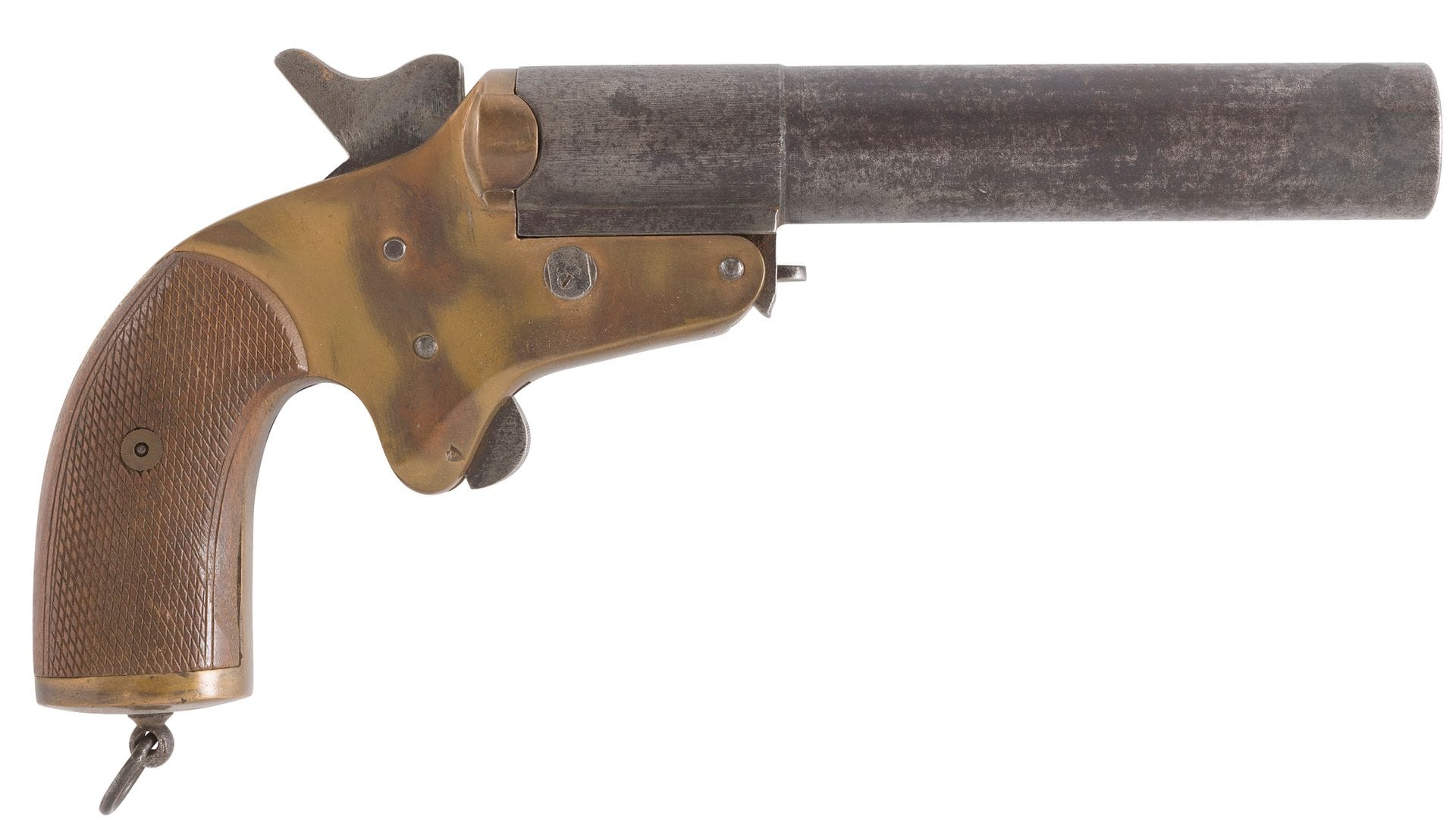 Pistolet lance-fusée français modèle 1917. 
Canon rond en fer. Carcasse en bronze marquée Mod 1917. Détente éperon. Plaquettes de crosse en noyer. Calotte poinçonnée A.R. 
Longueur : 27,5 cm 
A.B.E. (percuteur abrasé).