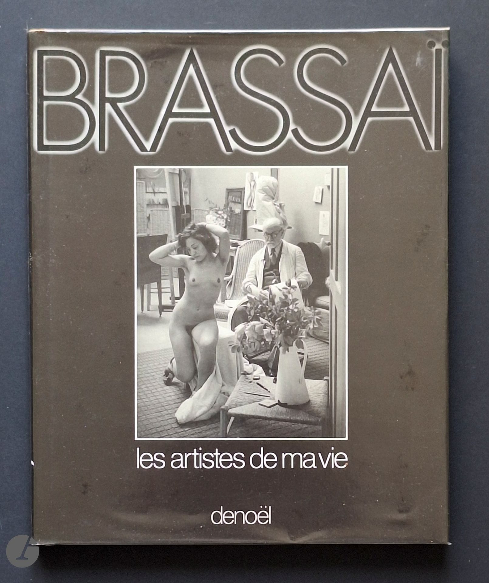 BRASSAÏ (Gyala Halasz, dit) (1899-1984) [Signé]
Les artistes de ma vie.
Éditions Denoël, Paris, 1982.
In-4 (29 x 24 cm). Édition originale, dédicacée, datée (1983) et signée par Brassaï. 224 pages. Cartonnage d'éditeur avec jaquette illustrée.