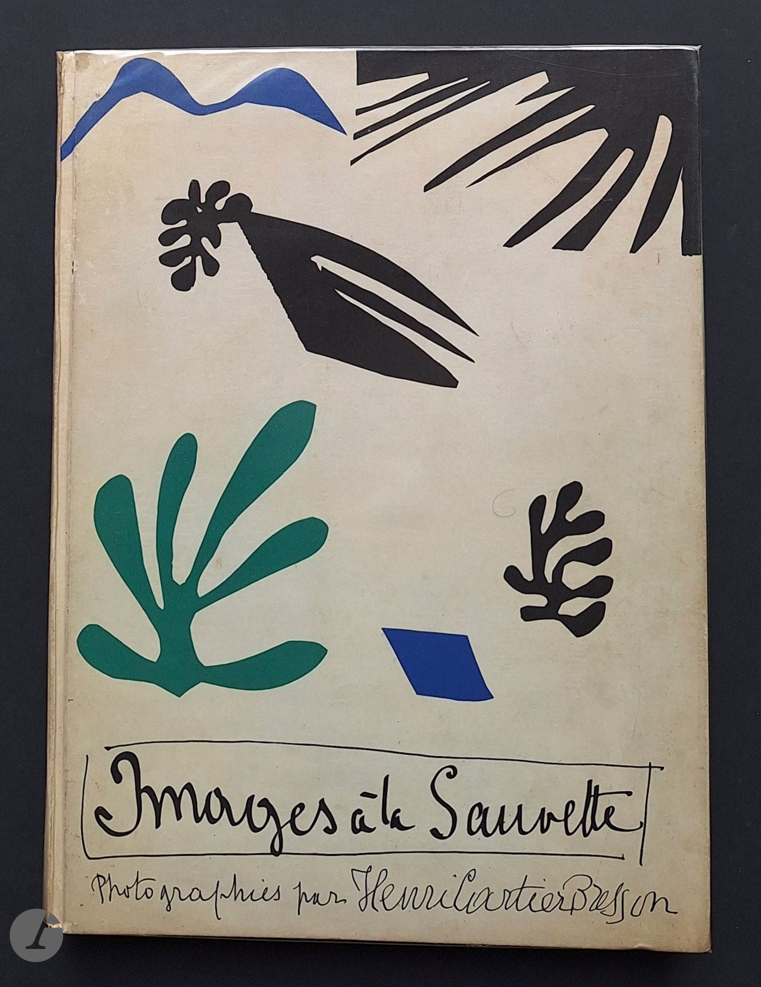 CARTIER-BRESSON, HENRI (1908-2004)
Images à la sauvette.
Verve, Paris, 1952.
In-folio (37 x 28 cm). First edition. Selection of 126 photographs printed in gravure by Draeger Frères. Publisher's illustrated boards by Henri Matisse. Considered one of Henri Cartier-Bresson's most important books.
Ref. Parr &amp; Badger, I, p. 208.