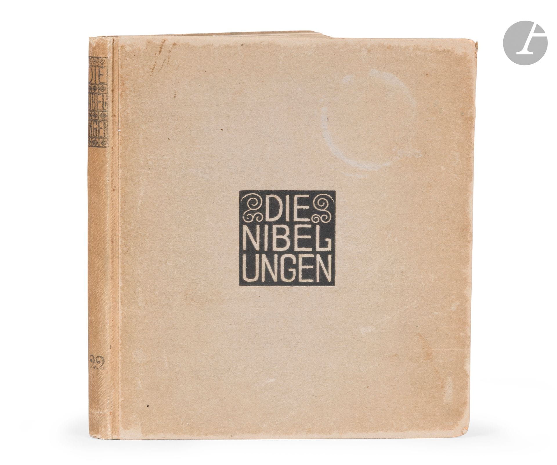 KEIM (Franz) - CZESCHKA (Carl Otto).
Die Nibelungen.
Vienne, Leipzig : Gerlach, Wiedling, [1909]. — In-12, 148 x 135 : 67 pp. Cartonnage de l’éditeur.

Édition originale de ce superbe livre d’enfant Art nouveau, formant le 22e volume de la collection « Gerlach Jugendbücherei » publiée en 34 volumes de 1902 à 1920.

Chaque volume était illustré par un artiste différent et celui-ci est sans conteste l’un des plus beaux sinon le plus beau de la série. Il comprend plusieurs vignettes en noir et 8 compositions en couleurs sur double page de l’artiste autrichien Carl Otto Czeschka (1878-1960), ami de Gustav Klimt, un membre éminent de la Wiener Werkstätte, un mouvement artistique et d’artisanat qui cherchait à allier art et design fonctionnel.

Frottements d’usage au cartonnage. Très bon état intérieur.