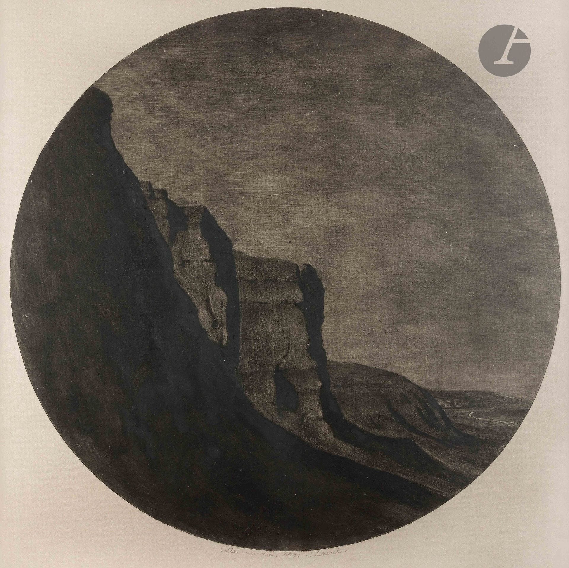 Jean-Baptiste Sécheret (né en 1957)
Villers-sur-Mer. 1991. Monotype. Diamètre du sujet: 69 cm. Très belle épreuve sur vergé gris, titrée, signée et datée au crayon. Toutes marges. Fine bande de colle brunâtre (d’encadrement) le long du bord droit. Toutes marges. Cadre (non examinée hors du cadre).