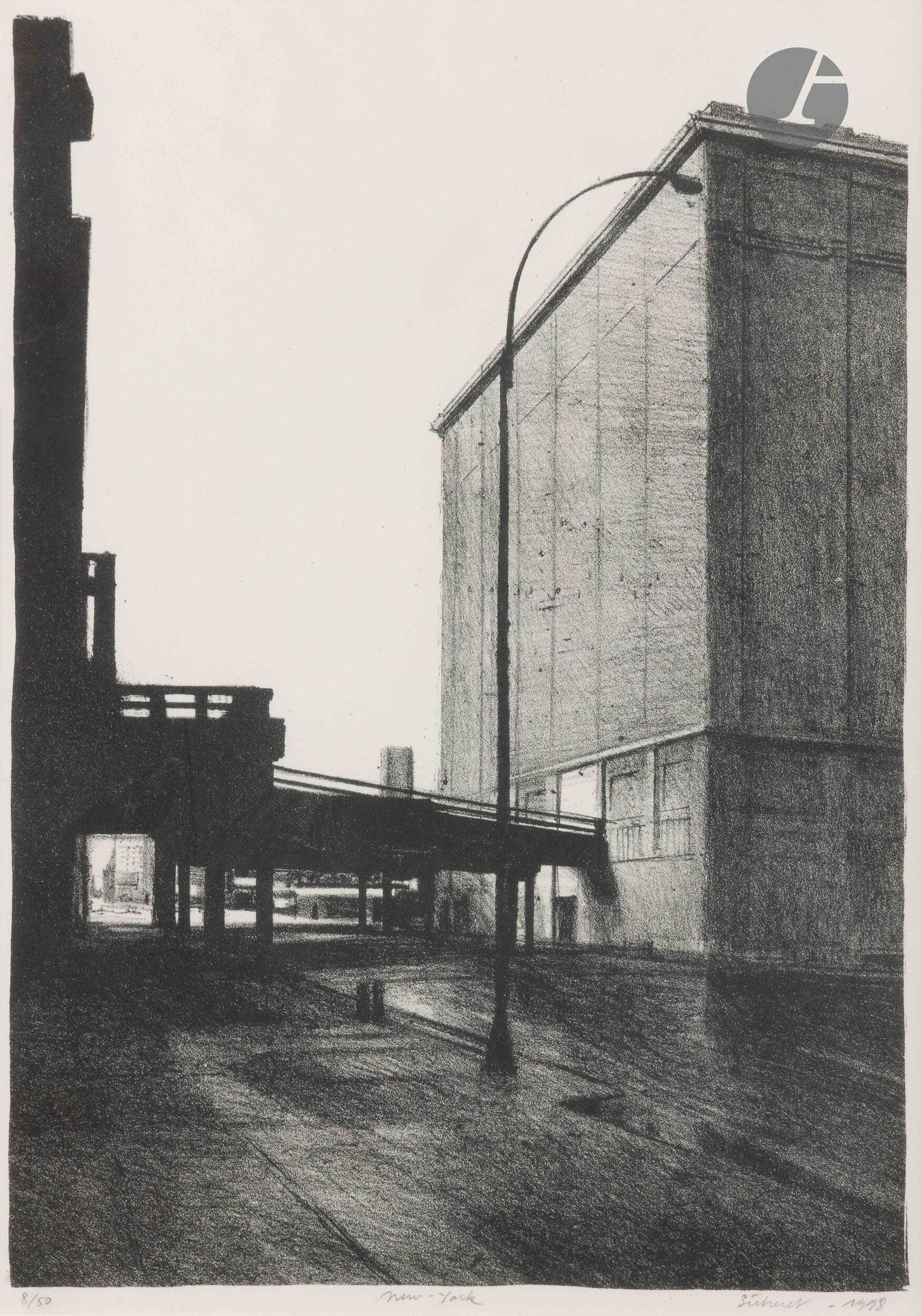 Jean-Baptiste Sécheret (né en 1957)
New York, 10th Avenue and West 16th Street. 1998. Lithographie. À vue : 31,5 x 22,5 cm. Plumart L 151. Très belle épreuve sur vélin blanc, numérotée, titrée «New-York», signée et datée au crayon. Toutes marges. Tirage à 50 épreuves. Joint: New York, Park Avenue. 1998. Lithographie. À vue : 15 x 21,5 cm. Plumart L 152. Très belle épreuve sur vélin blanc, numérotée, titrée «Park Avenue», signée et datée au crayon. Petite tache rousse (giclure) dans le ciel à gauche. Toutes marges. Tirage à 40 épreuves. Cadres (non examinées hors du cadre). Ens. 2 p.