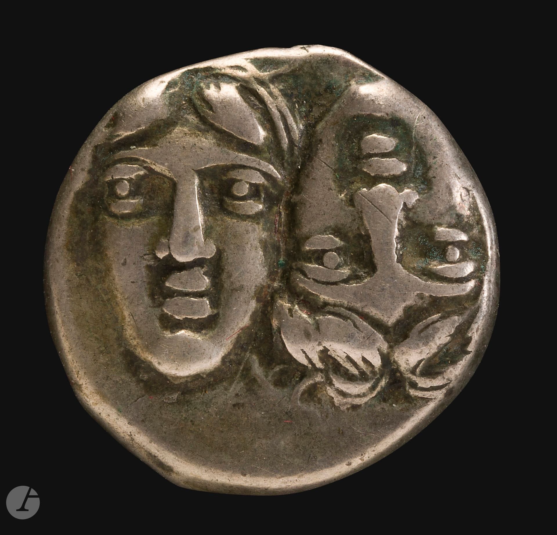 ISTROS, 400-350 av. J.C. Drachme. Argent. 5,39 g.
A/ Deux têtes masculines opposées.
R/ Aigle attaquant un dauphin.
GC.1669
TB