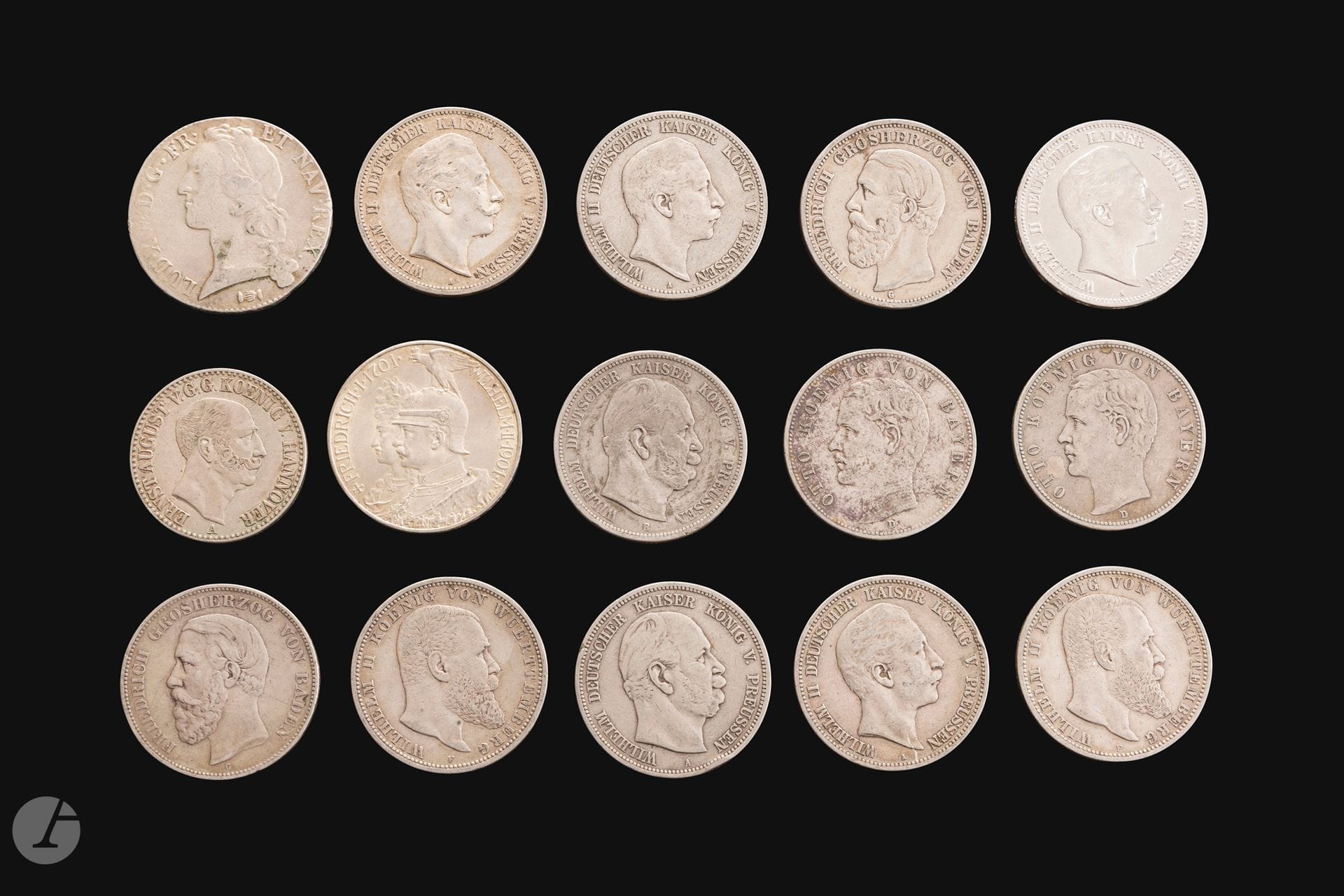 LOT de 15 monnaies en argent :
Allemagne (14) : Thaler, 5 Mark ... et France : 1 écu au bandeau de Louis XV - 1767-K=Bordeaux.
TB à TTB