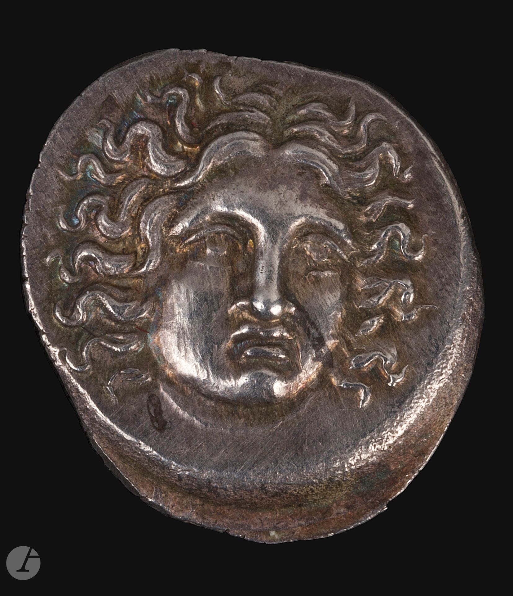 ILE DE CARIE. Pérée de Rhodes, 168 av. J.C. Drachme. Argent. 2,74 g.
A/ Tête d'Hélios de 3/4 face. R/ " ERMIAS " et rose.
GC.5092
SUP