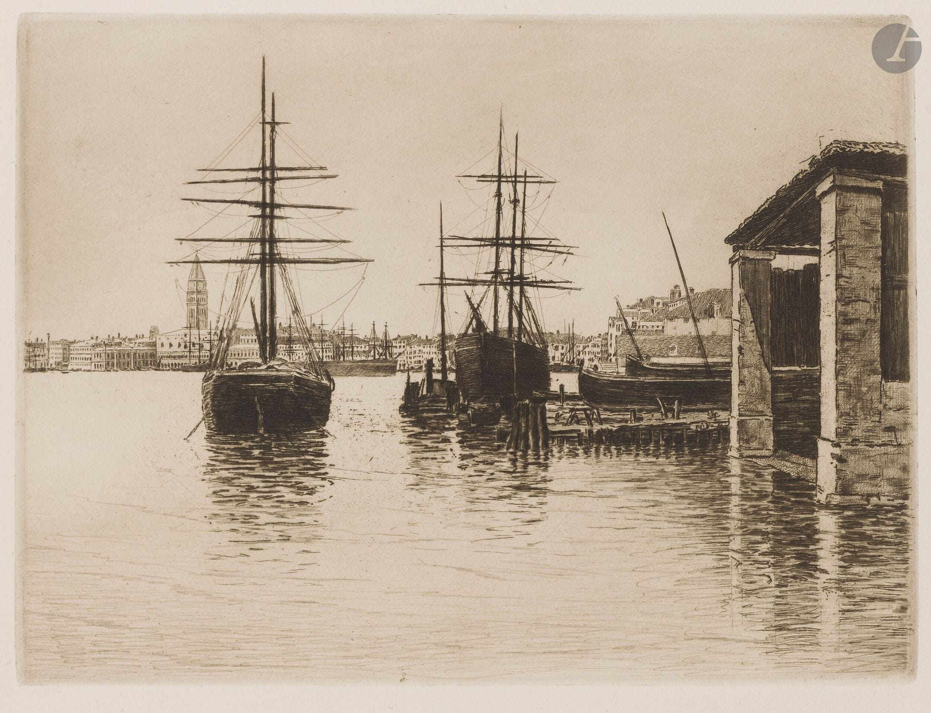 Henri Guérard (1846-1897)
La Retenue (Dieppe). Avant 1888. Eau-forte et roulette. 476x290mm. Bertin 213. Très belle épreuve tirée en noir bistré sur vergé crème, signée au crayon et timbrée (Lugt 1157) dans l’angle inférieur gauche du sujet, annotée en pied «Le Bassin de la Retenue (Dieppe) tirée à 60». Infimes rousseurs claires. Au verso en tête, bande d’empoussiérage et annotation au crayon bleu: «Bateaux au radoub Dieppe». Toutes marges. Joint: Le Lido, Venise. Eau-forte et roulette. 363x268mm. Bertin 209. Très belle épreuve sur vélin crème. Toutes marges. Ens. 2 p.