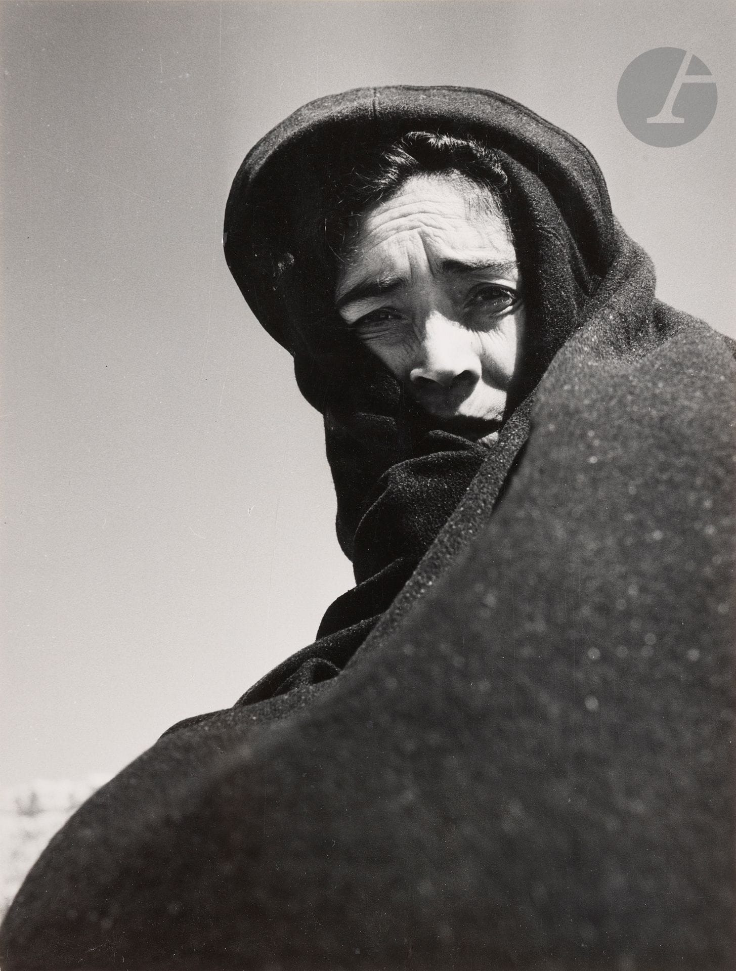 Jean Dieuzaide (1921-2003)
Il est à Terre-Neuve. Portugal, 1954.
Épreuve argentique d’époque, contrecollée sur carton et titrée au crayon sur le montage en bas à gauche. Tampon « Reportage photographique Yan », annotations, date, étiquettes et tampons de concours (Coupe de France 1955) et de photo-clubs au verso du montage. 
40 x 30,5 cm