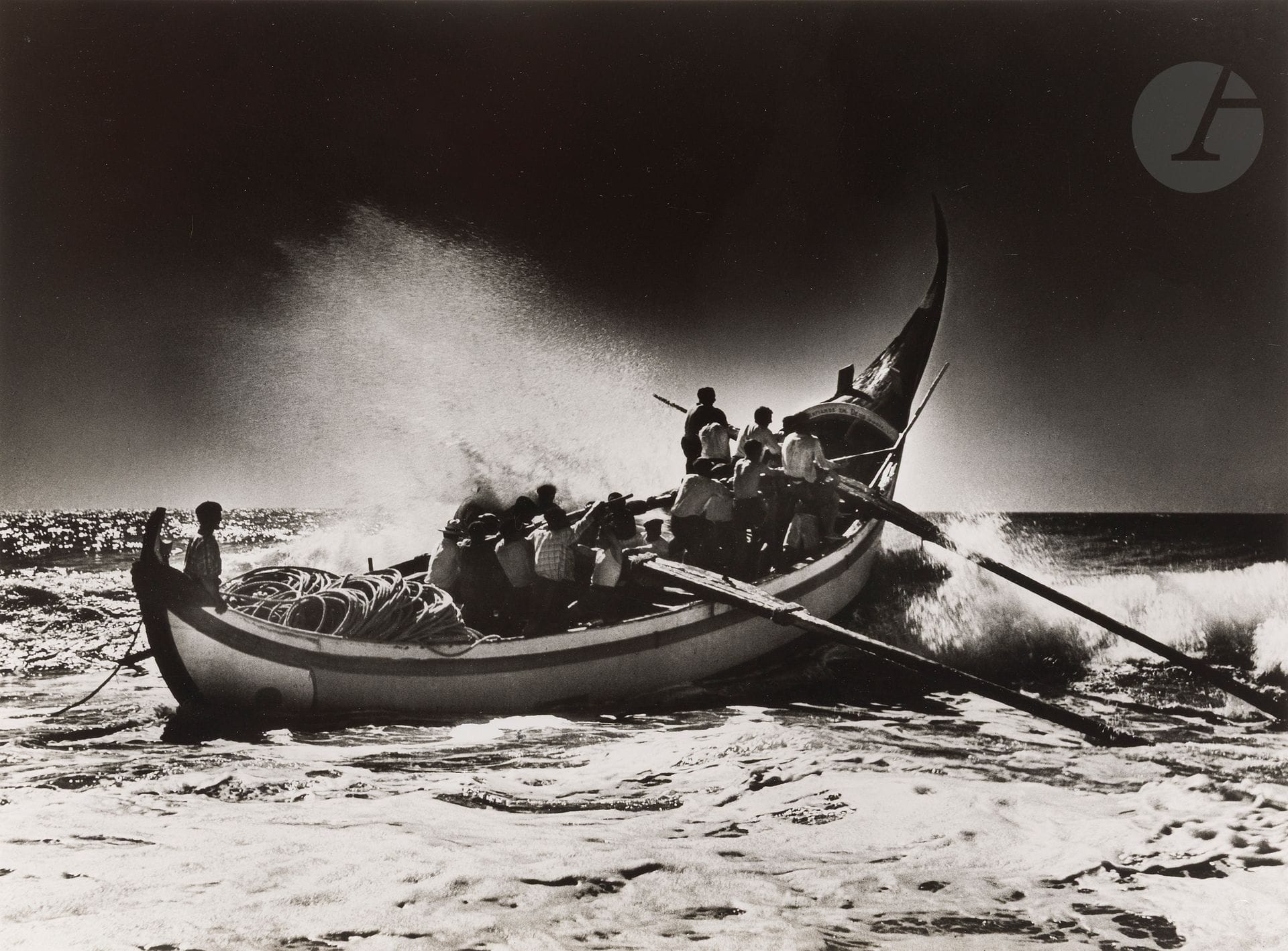 Jean Dieuzaide (1921-2003)
La Barque Lune. Vieira de Leiria, Portugal, 1954. 
Épreuve argentique (tirée sous le contrôle de Michel Dieuzaide en 2004). Timbre sec du photographe en bas à droite. Tampon « Photographié par Jean Dieuzaide », tampon de la série « Portugal » (N° 1358), numérotation à 2 exemplaires, titre et dates à l’encre au verso. 
Image : 27,5 x 37,2 cm - Feuille : 30,5 x 40,5 cm 

Bibliographie : 
Michel Dieuzaide, Jean Dieuzaide, Pau, Cairn, collection Phototèque, 2022, couverture.