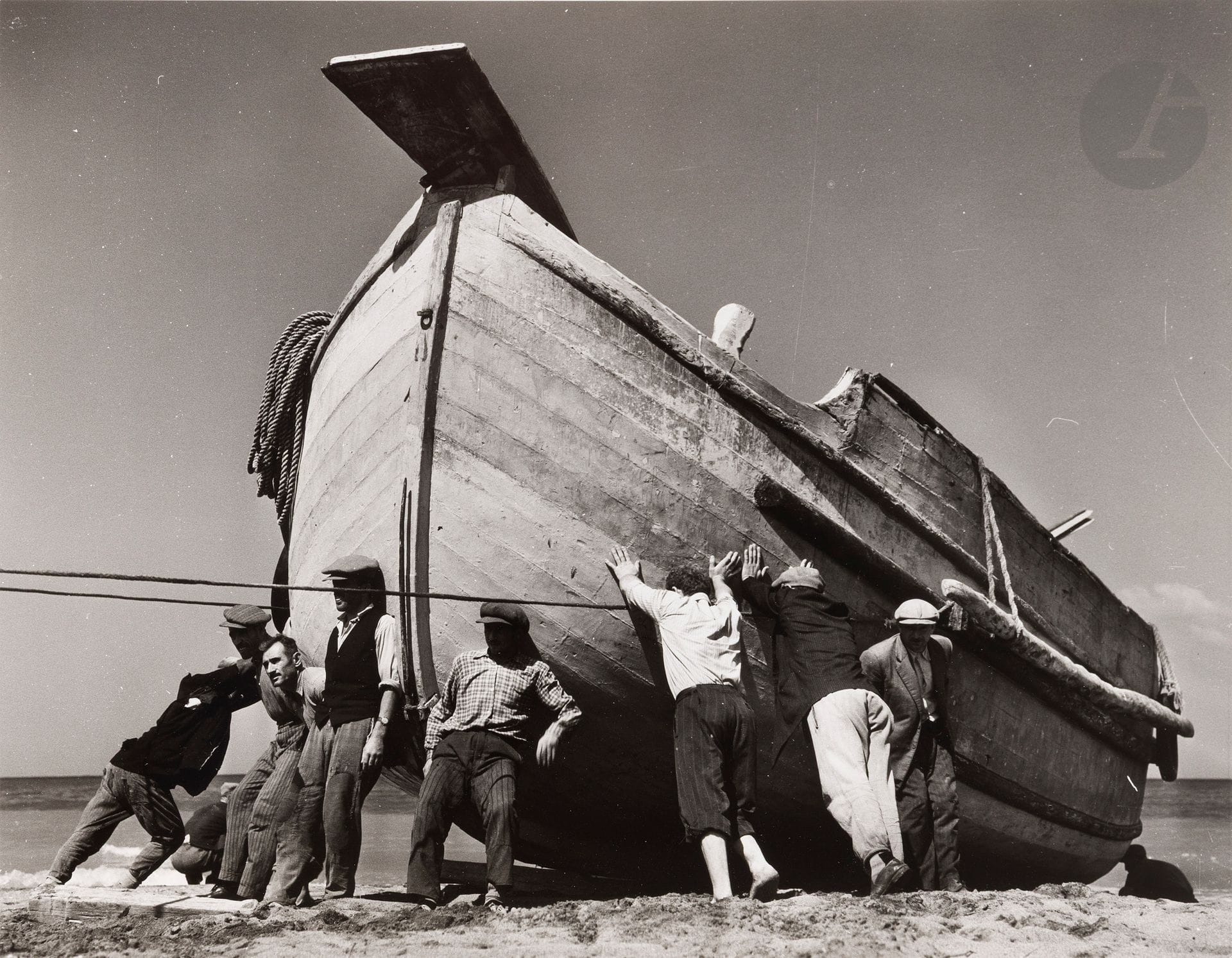 Jean Dieuzaide (1921-2003)
Taking to the water. Turkey, 1955. 
Silver print on Agfa paper (c. 1990). Stamp "Reportage photographique Yan", "Turquie" series stamp (N° 1403), title and date on verso. 
Image: 26.5 x 34 cm 
Sheet: 30.5 x 40.5 cm