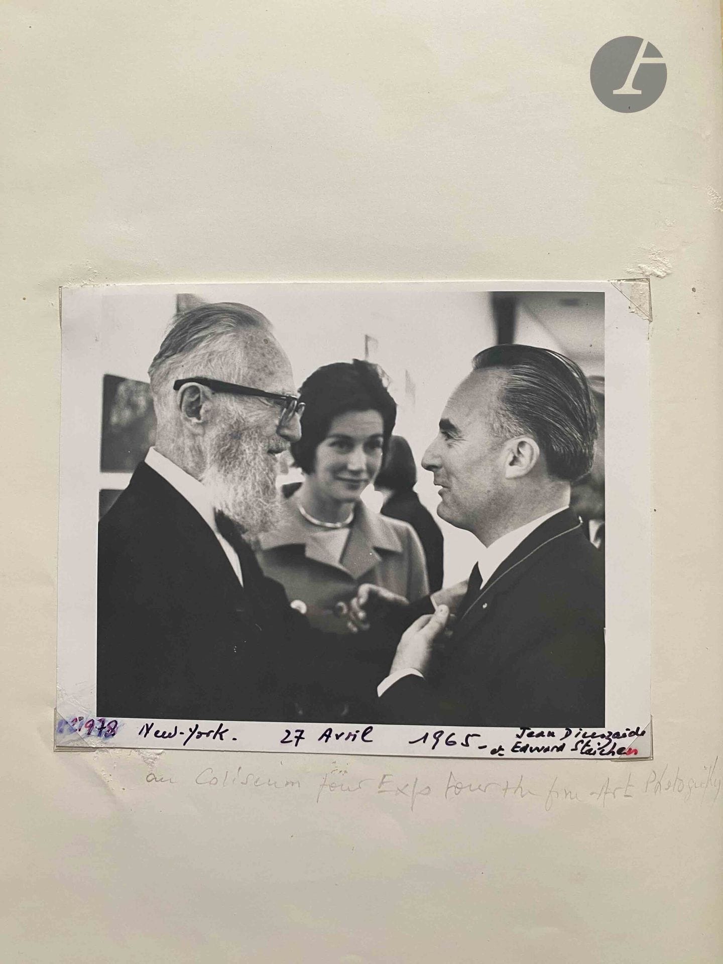 STEICHEN, EDWARD (1879-1973) 
The Family of Man.
MOMA, 1955.
In-4 (28 x 20.5 cm). First edition of the catalog of the exhibition at the Moma in New York, organized by Edward Steichen in 1955. 503 photographs reproduced in gravure. This copy was given to Jean Dieuzaide by Wayne Miller, and is bound in cloth. The copy is enhanced by a portrait of Edward Steichen's meeting with Jean Dieuzaide in New York on April 27, 1965. The 12 x 15 cm print is annotated in the lower margin by Jean Dieuzaide and bears the photographer's stamp on the back.