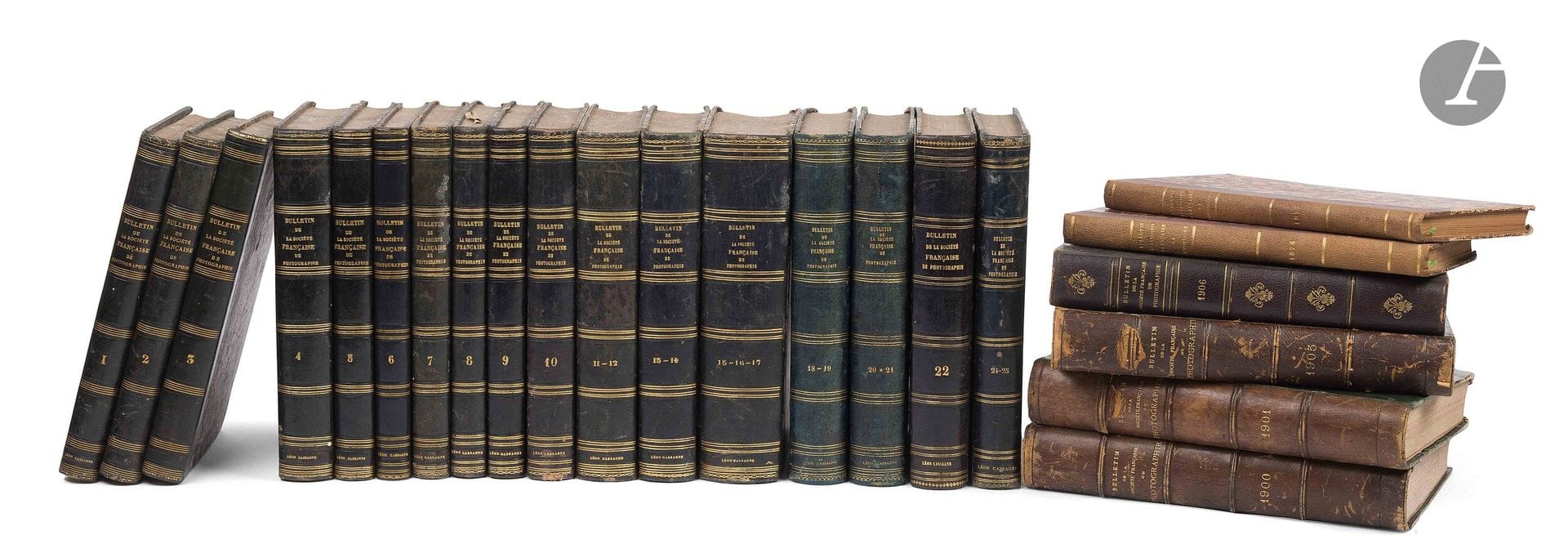 Bulletin de la Société Française de Photographie. 
23 volumes.
Société Française de Photographie, Paris, 1855/1879; 1900/1901; 1905/1906.
In-8 (25 x 16.5 cm). Original, bound editions. The years 1855 to 1879 complete in 17 volumes from the first volume of 1855; two duplicate volumes (years 1874 and 1877); one volume of the year 1900; one volume of the year 1901; one volume of the year 1905; one volume of the year 1906. Gilt titles on spines; wear to bindings. Jean Dieuzaide's stamp on each copy.