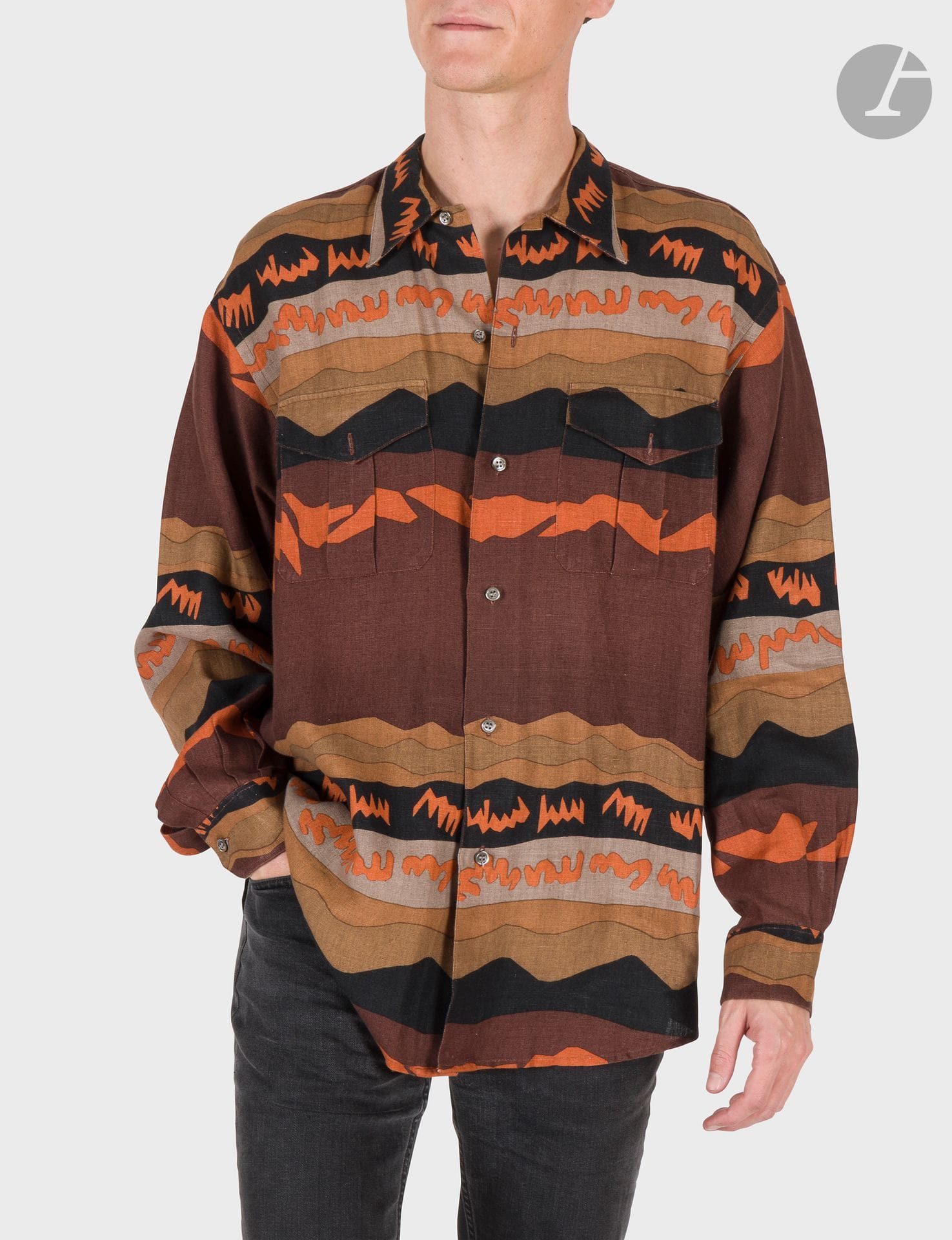 YVES SAINT LAURENT Rive Gauche 
Chemise homme en lin dans les tons marron et orange. T.M environ