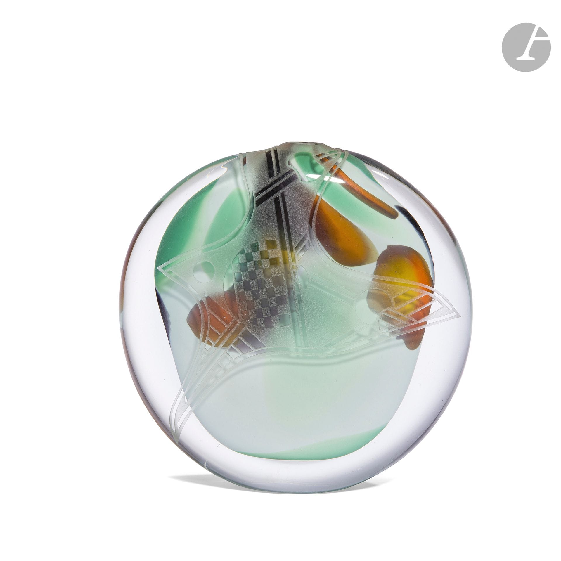 RÉGIS &amp; GISÈLE FIÉVET (B. 1948) &amp; (B. 1951)
Geometric motifs, 1992
Lenticular vase with soliflore neck. Glass proof with inclusion coloring; the title decoration sandblasted on both sides. Signed and dated G R FIEVET 1992 towards the base. H. 20 cm