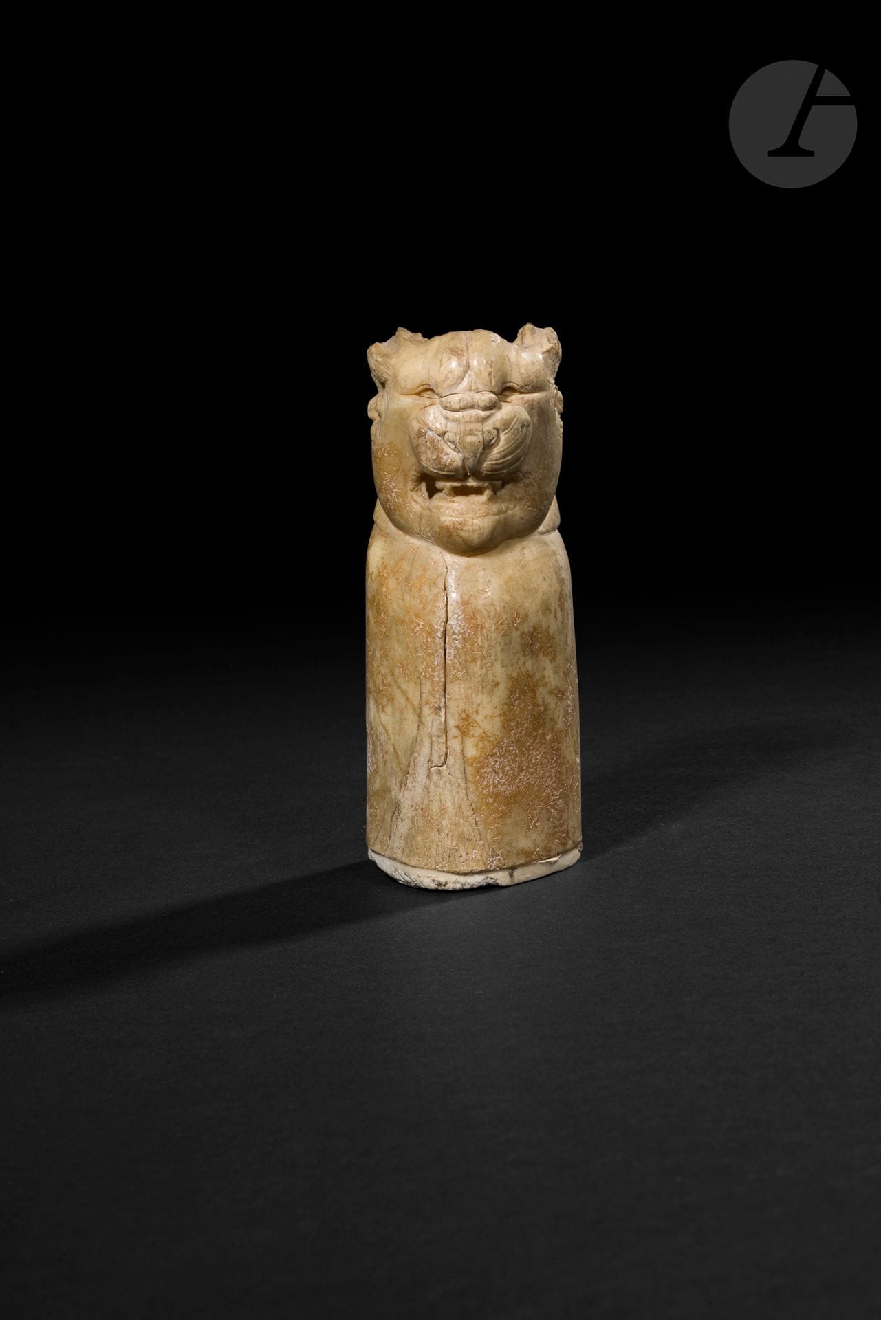 Furniture ornament featuring a panther head
Panther head in relief, its expression accentuated by the treatment of its features. 
Bone.
Roman period, 1st century BC - 1st century AD
Height: 11.6 cm

Provenance :
- Paris art market.
- Former F. A.
- Pre-1950 label affixed to cylinder. A more recent label affixed to the back.

Museography :
Cabinet des médailles inv. 52bis.4611