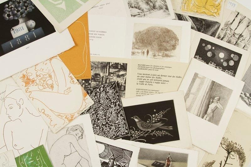 DIVERS
Fort lot de cartes de voeux par Anna Pia ANTONINI, Jean ARP, Mario AVATI, Guy BARDONE, Jean BAZAINE, André BEAUDIN, Alain BONNEFOIT, Silvano BOZZOLINI, Jules CAVAILLES, Serge CHARCHOUNE, Pierre-Eugène CLAIRIN, Richard DAVIES, Albert DECARIS, Gérard DIAZ, Pierre DUBREUIL, André DUNOYER de SEGONZAC, Marcel FIORINI, Robert FONTA, Marcel GROMAIRE, Kiyoshi HASEGAWA, JANSEM, Henri LANDIER, LARDERA, Philippe LELIEVRE, Enrique MARIN, André MASSON, GEO PAGE, Pablo PICASSO, Louis RAVEL, Anna STARITSKI, René TAZE, Roger VIEILLARD, Jacques VILLON, Gérard VULLIAMY, Claude WEISBUCH.. Certaines signées. Formats divers