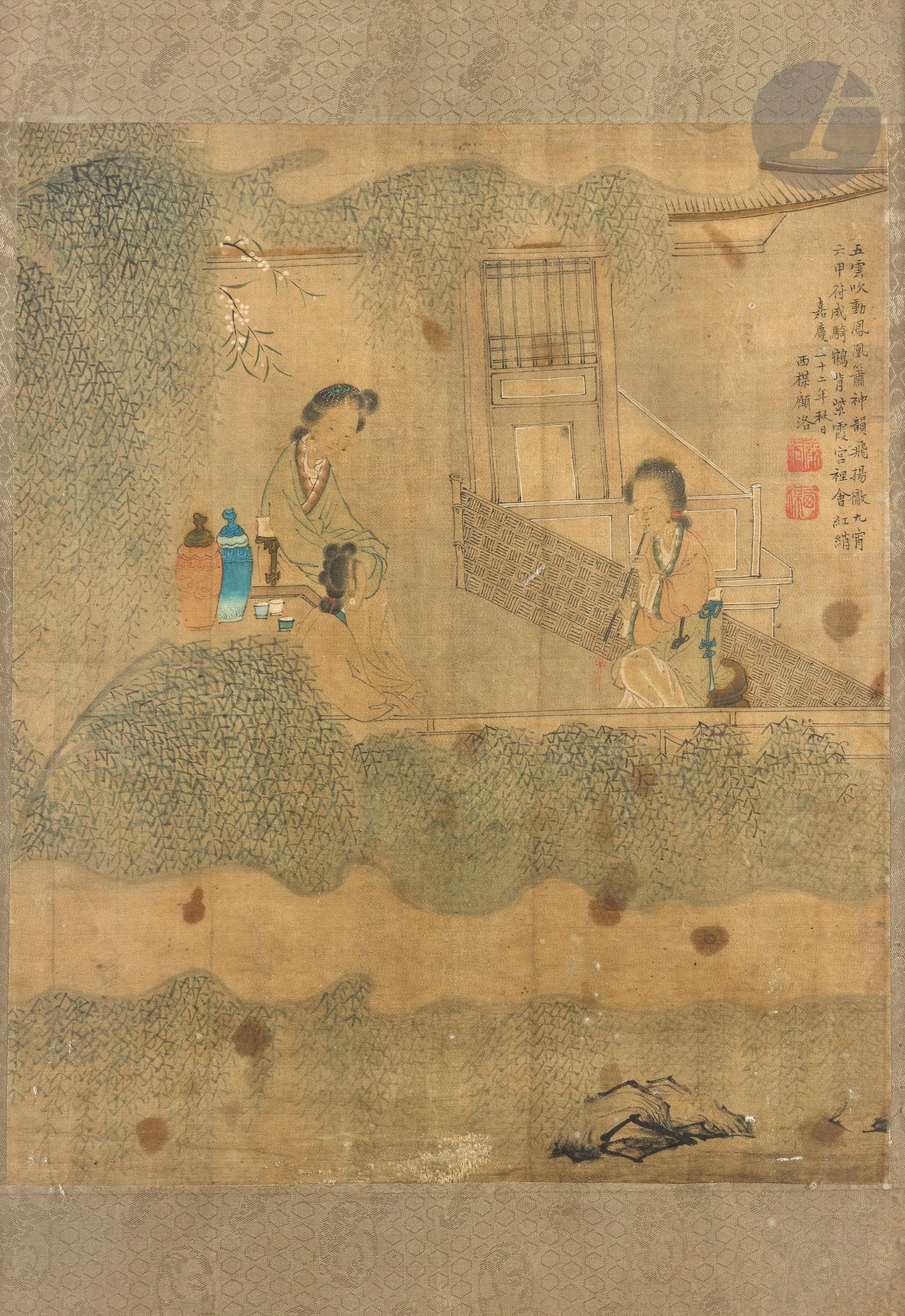 Attributed to Gù Luò - 顧洛 (1762/63 - ca. 1837), silk painting, China, Jiaqing period (1796-1820)
Ink and pigments on silk depicting two women in an inner garden surrounded by willow trees seated near a table sipping tea while listening to another young woman playing the flute. On the right, an inscription followed by two seals: 五雲吹動鳳凰簫 / 神韻飛揚徹九霄 / 六甲符成騎鶴背 / 紫霞宮裡會紅綃 / 嘉慶一十二年秋日 / 西梅顧洛 - "The clouds of five colors make the phoenix flute resound, / The spiritual charm rises and crosses to the nine heavens. / With the talisman of the six Jia completed, we ride the crane's back, / In the palace of the purple clouds, we meet the beautiful one with the red veils. An autumn day in the 12th Jiaqing year (1807). Painted by Ximei, Gu Luo". A Gu Luo seal - 顧洛 and a Ximei seal - 西梅.
Painting size: 39 x 33 cm
Worn spots, framed under glass.