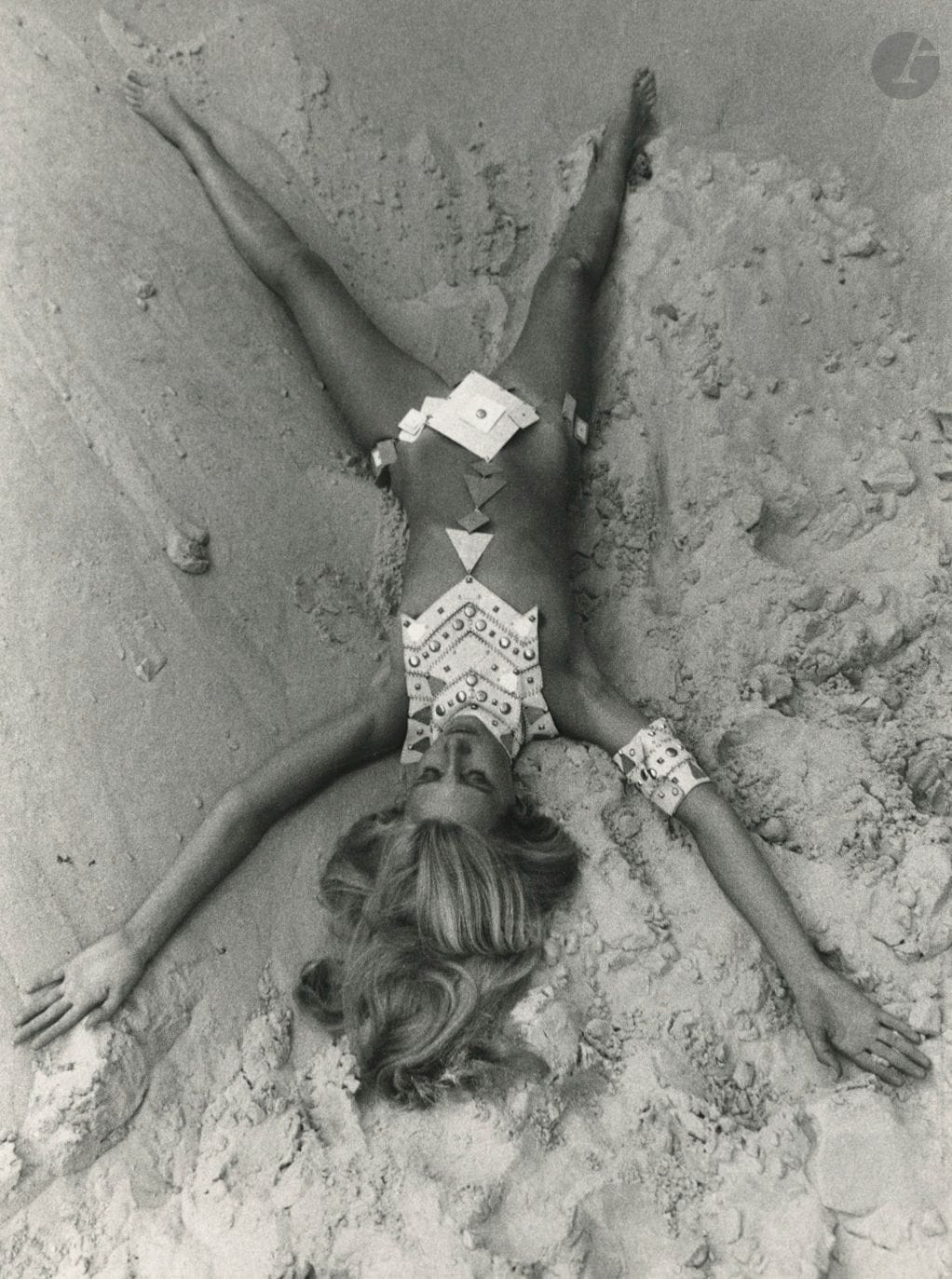Jean Clemmer (1926-2001)
Model wearing clothes by Paco Rabanne, c. 1968-1969. 
Two vintage silver prints (used for the layout of the book Nues, Belfond, 1969), cropping indications on versos. 
Medium format: 18 x 24 cm