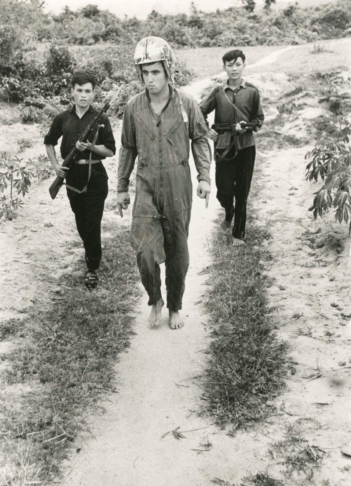 Philippe Ledru (1942)
Vietnam War. Bo Trach. North Vietnam, c. 1968. 
American airmen captured by North Vietnamese forces. 
Six vintage silver prints, annotated and dated on verso. 
Format: from 23.5 x 18.5 to 30.5 x 24 cm