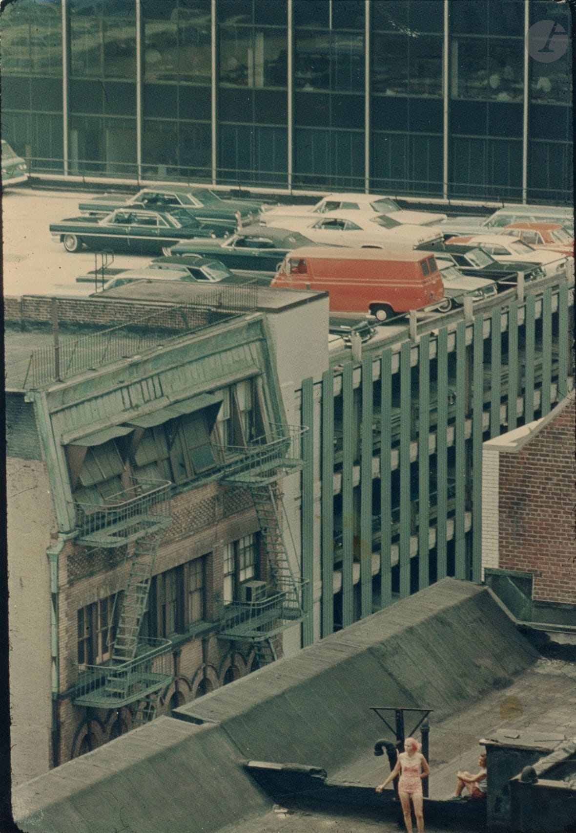 Jean-Marie Chourgnoz (1929-2019) 
New York, c. 1966-1968. 
Épreuve chromogénique d'époque sur papier Kodak. Tampon "Éditions Chourgnoz" au verso. 
29,2 x 20,3 cm