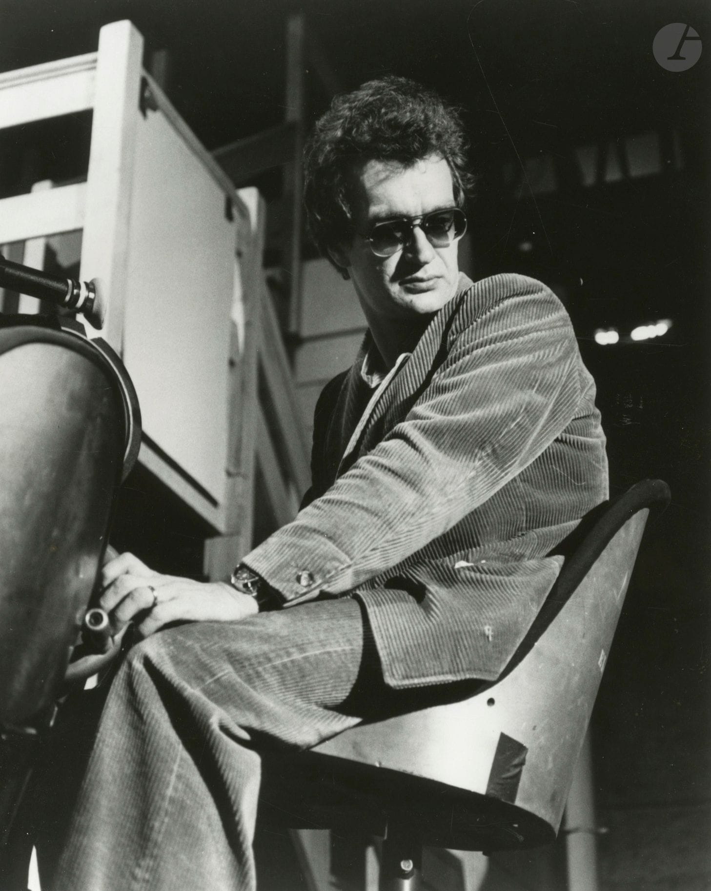 Catherine Faux et divers
Wim Wenders, 1974-1987.
Le réalisateur sur le tournage de ses films. La Lettre écarlate, 1973. Alice dans les villes, 1974. Au fil du temps, 1976. Les Ailes du désir, 1987.
Environ 70 épreuves argentiques d'époque, six impressions photomécaniques et six planches-contact argentiques. Nombreuses légendes imprimées sur étiquettes aux versos. Quelques éléments promotionnels ou bandes négatives associés aux épreuves.
Formats : de 11 x 17 à 24 x 30 cm
