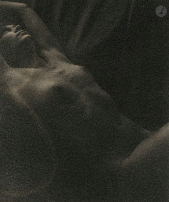 Charles G. "Chuck" Henningsen (1935-2016)
Kristine at dusk. Lake Tahoe, été 1980. 
Épreuve au platine contrecollée sur carton et signée au crayon sur le montage. Tampon, titre et date au verso du montage. 
11,5 x 9,5 cm