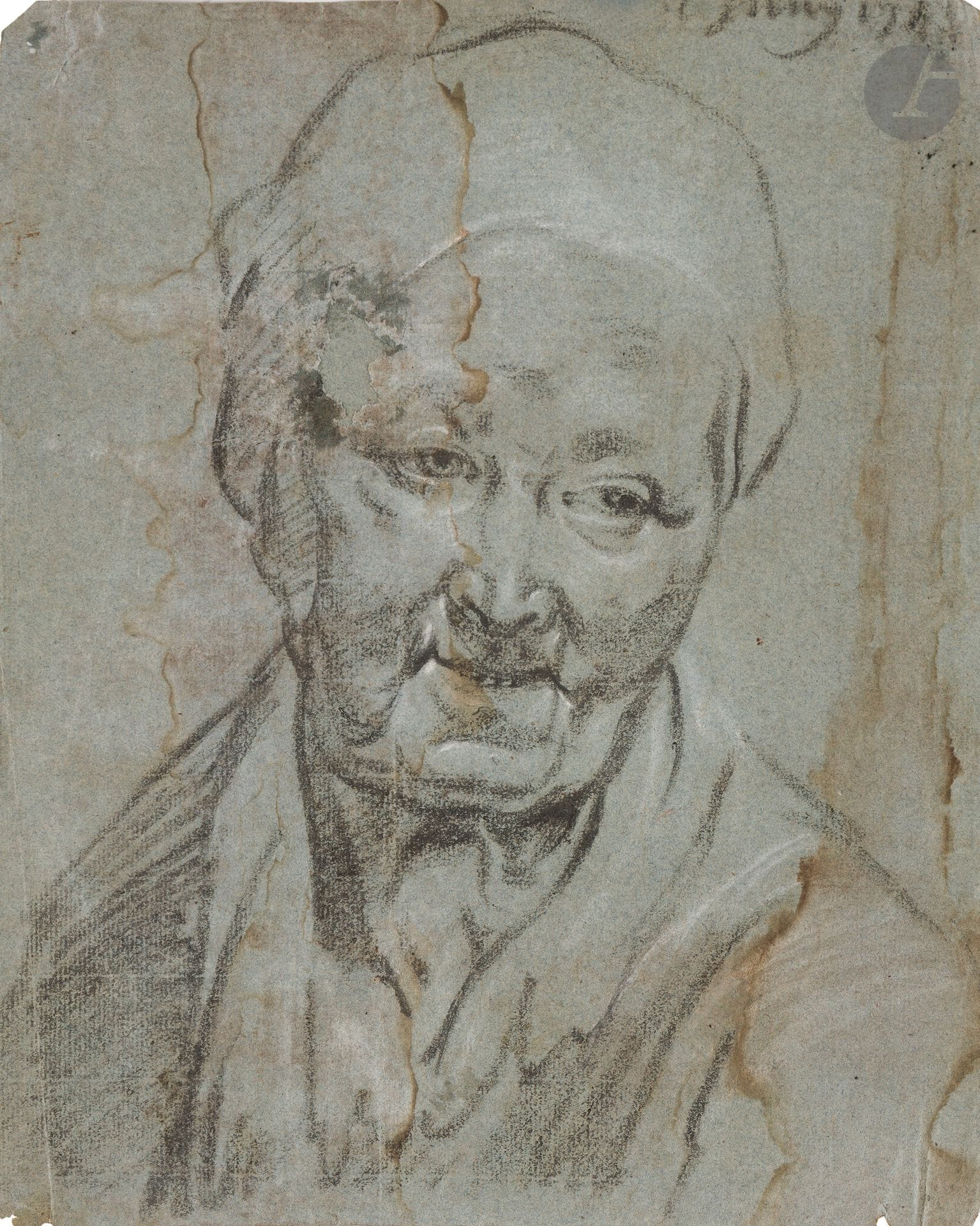 Jan GAREMIJN (Bruges 1712 - 1799)
Portrait de vieille femme 
Pierre noire et rehauts de craie blanche sur papier anciennement bleu.
Datée en haut à droite de façon peu lisible.
(Pliures et taches, mouillures verticales).
32,5 x 26,5 cm

Jan Garemijn, très jeune, fut l’élève du sculpteur Rochus Aerts, de Hendrik Pulinx et Lodewijk Roose, tous deux peintres. En 1765, il devint professeur et directeur de l’académie de Bruges, poste qu’il occupa pendant dix ans. Artiste prolifique, il est surtout admiré pour ses qualités de dessinateur. Son style fut fortement influencé par les grands artistes français tels que Boucher, Fragonard et Greuze mais aussi par ses compatriotes Jordaens et Rubens.