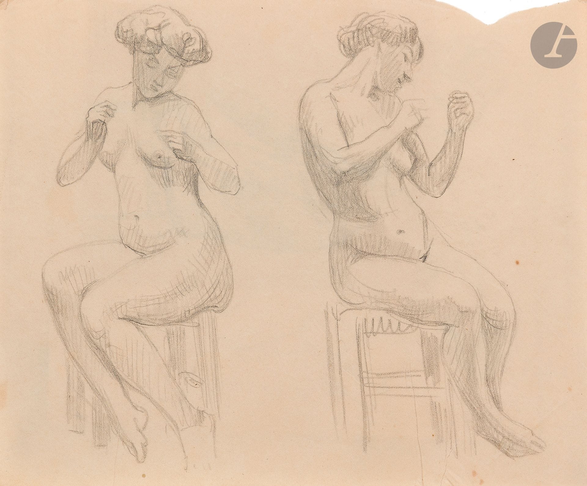 Félix VALLOTTON (1865 - 1925)
Femmes nues à la chaise
Mine de plomb.
Non signée.
(Manques sur le bord supérieur, déchirure sur le bord inférieur).
22,5 x 28 cm

Provenance:
- Gabrielle Vallotton, née Bernheim, épouse de Félix Vallotton.
- Madeleine Lecomte du Noüy, née Rodrigues-Henriques, fille de Gabrielle Vallotton et belle-fille de Félix Vallotton. Par descendance.
- Isabelle Lecasble, née Lecomte du Noüy, fille de Madeleine Lecomte du Noüy (son cachet au dos). Par descendance.

Nous remercions Madame Katia Poletti, conservatrice de la Fondation Félix Vallotton pour les informations qu’elle nous a transmises.


Les dessins que nous présentons proviennent de la collection d’Isabelle Lecomte du Noüy et ont été hérités de sa grand-mère, Gabrielle Bernheim. Celle-ci avait épousé en secondes noces le peintre Félix Vallotton, figure majeure du groupe des Nabis et proche d’Édouard Vuillard. 

L’ensemble comprend de nombreuses études de nus, ainsi que plusieurs feuilles préparatoires d’œuvres peintes. Parmi celles-ci figurent notamment une étude pour Femme nue de dos blonde (1907), une étude pour Femme assise de dos (1915) conservé au Kunstmuseum de Luzern, ainsi qu’une étude en relation avec le tableau Vue d’Avignon (1920). Ces feuilles révèlent le processus créatif de Vallotton : l’artiste y explore les attitudes des figures, met en place la composition et l’équilibre des formes, tout en inscrivant directement sur le papier des annotations de couleurs destinées à guider l’élaboration de la peinture.

Cet ensemble, demeuré au sein d’une famille étroitement liée au nabisme et à ses représentants, apparaît aujourd’hui comme un témoignage particulièrement précieux. Afin d’en matérialiser la provenance, un cachet de collection aux initiales d’Isabelle Lecomte du Noüy a été apposé au verso de chacun des dessins.