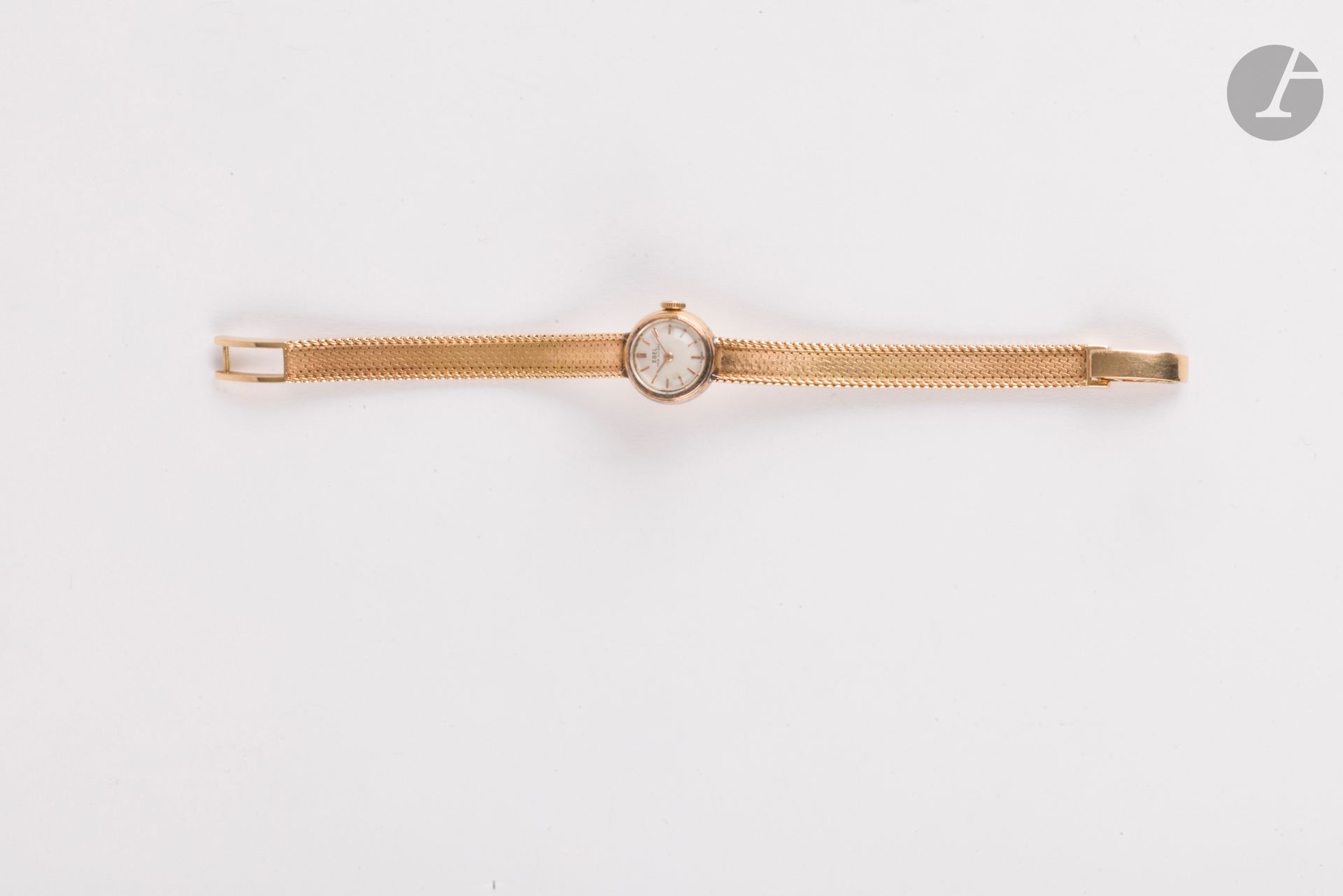 EBEL
Montre de dame en or 18K (750), le bracelet en or 18K tressé. Longueur : 14,5 cm environ (ajustable). Poids brut : 22 g (fonctionnement non garanti)