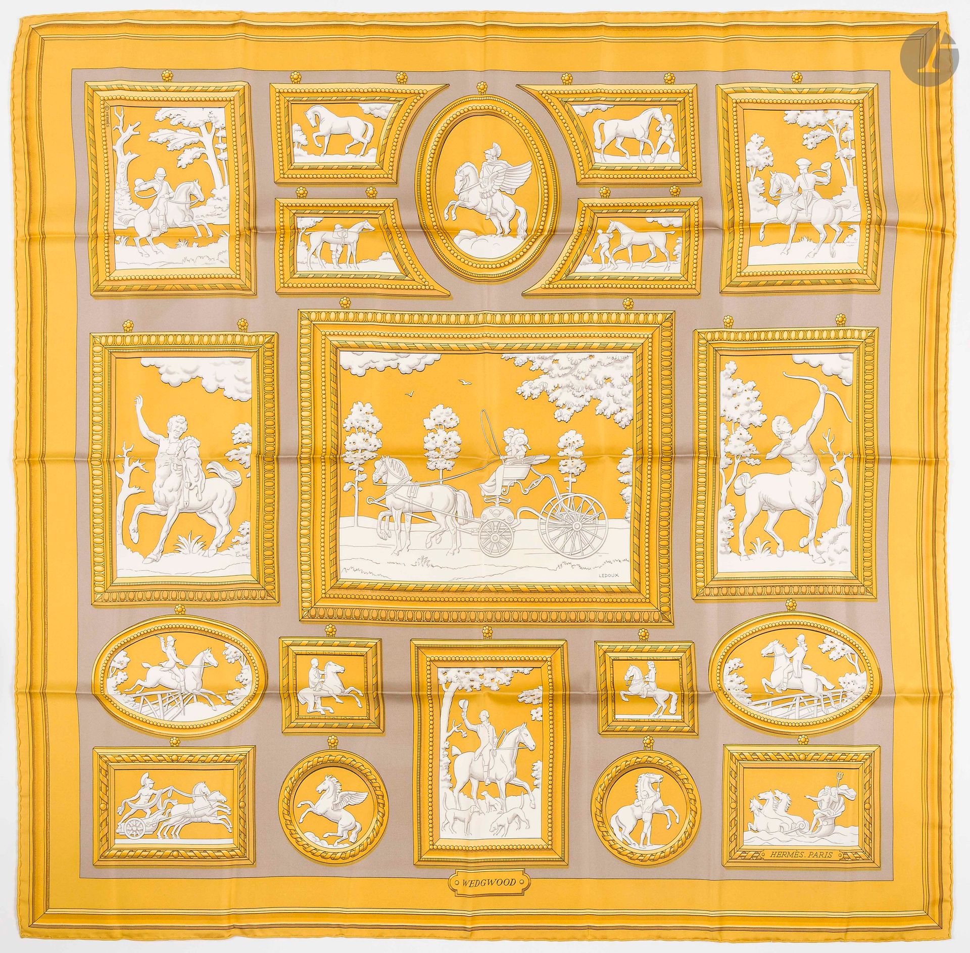 HERMÈS PARIS
Carré 90 en twill de soie "Wedgwood", signé Ledoux, dans les tons gris et or (bel état)