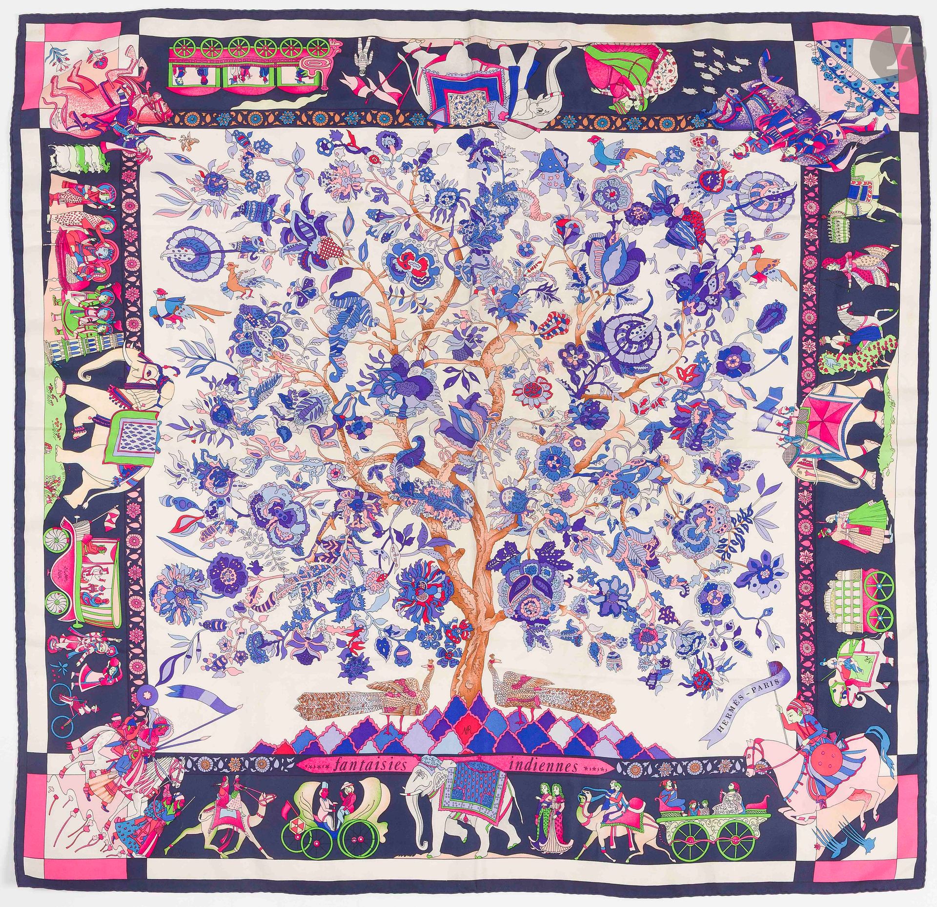 HERMÈS PARIS
Carré 90 en twill de soie "Fantaisies indiennes", signé NR, entourage marine (taches et salissures)