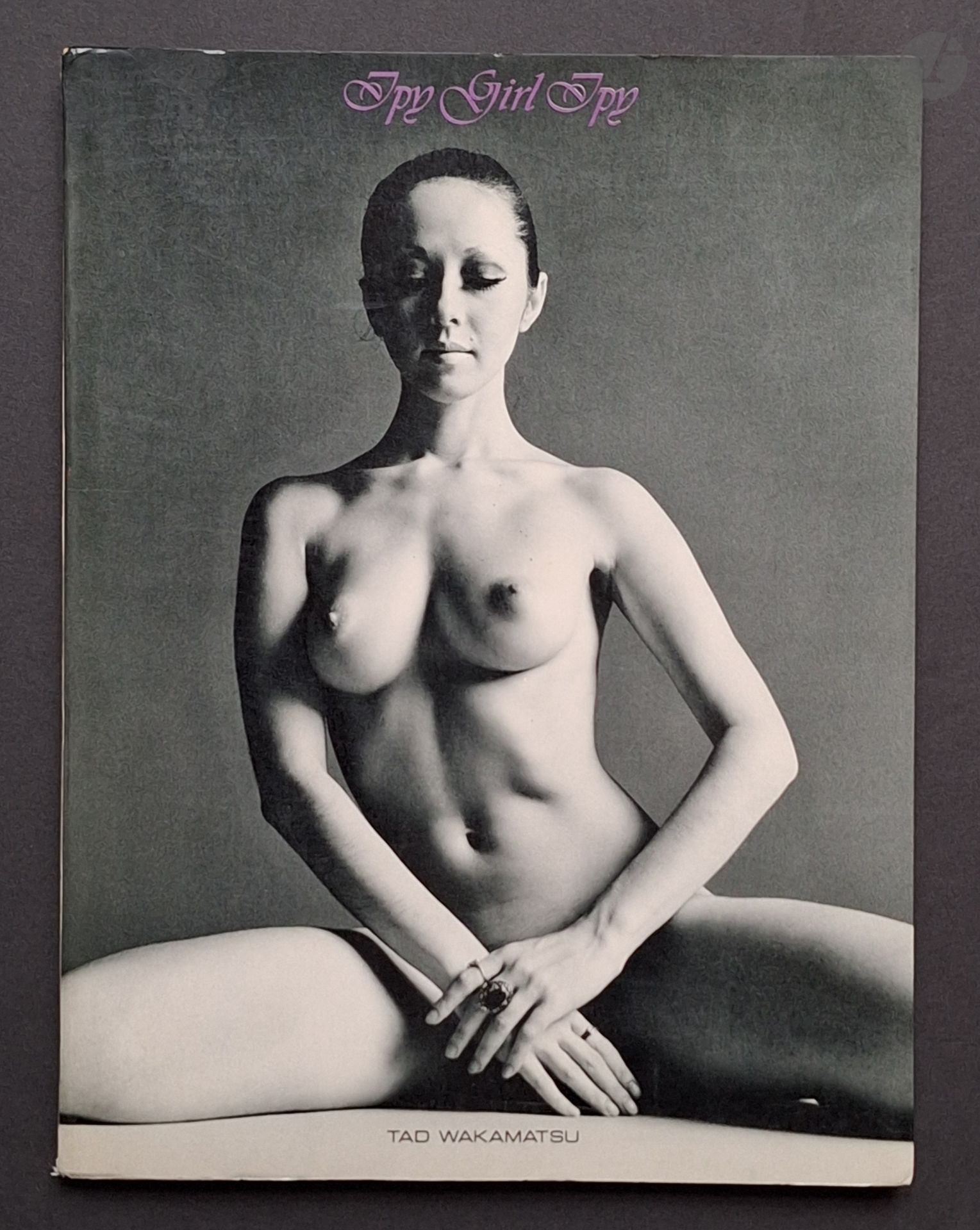 WAKAMATSU, TAD
Ipy Girl Ipy.
Heibonsha, Tokyo, 1970.
In-4 (28?x?21?cm). Édition originale, brochée. Couverture souple illustrée à rabats.