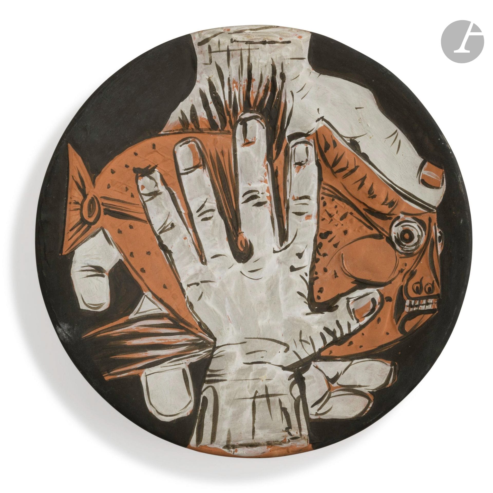 PABLO PICASSO (1881-1973) & ATELIER MADOURA
Mains au poisson, le modèle créé en [1953]
Coupe ronde.
Empreinte originale; de l’édition limitée à100 exemplaires, tous réalisés à l’Atelier Madoura. 
Épreuve en terre de faïence rouge; gravure profonde peinte aux engobes, blanc, roux, noir.
Porte les cachets en creux Empreinte Originale de PICASSO et MADOURA Plein Feu au revers. 
Hauteur : 6,2cm – Diamètre: 31,5cm

Bibliographie et œuvre en rapport :
Alain Ramié – Picasso, catalogue de l’œuvre céramique édité 1947-1971 – Éditions Madoura, 1988. Modèle identique reproduit page 116 sous le numéro 216 du catalogue.