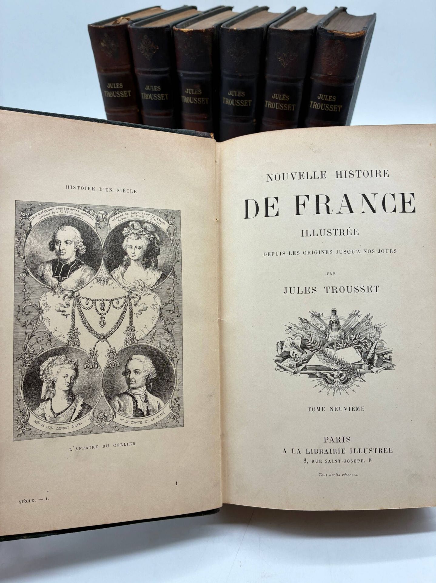 TROUSSET, Jules. Histoire de la France démocratique entre 1789 et 1900 - Tome 1 à 7. (Nouvelle Histoire de France - Tome 9 à 15). 
Édité à Paris, à la Librairie illustrée, sans date.
En 7 volumes in-8, demi-chagrin brun, dos à faux-nerfs orné de fleurons et tomaison dorés, auteur et titre en lettres d'or sur pièce de cuir brun, filets à froid en encadrement sur plats de percaline bleue canard, signets conservés.
Environ 350 pages par volume, vignette de titre gravée et 102 gravures en noir hors-texte, dont 7 en frontispice, certaines à double pages. 
Cuir bruni par endroits, menus frottements, traces blanches sur les plats, certains coins légèrement écrasés. 

Ensemble des 7 tomes composant cette histoire de la France démocratique entre 1789 et 1900, correspondant à la deuxième partie (tome 9 à 15) de la Nouvelle Histoire de France depuis les origines jusqu'à nos jours de l'historien Jules Trousset (1842 - 1916). Elle s'accompagne d'une riche iconographie composée de 102 gravures en noir hors-texte, dont 7 en frontispices. 

Solide ensemble uniforme, intérieurs très propres.