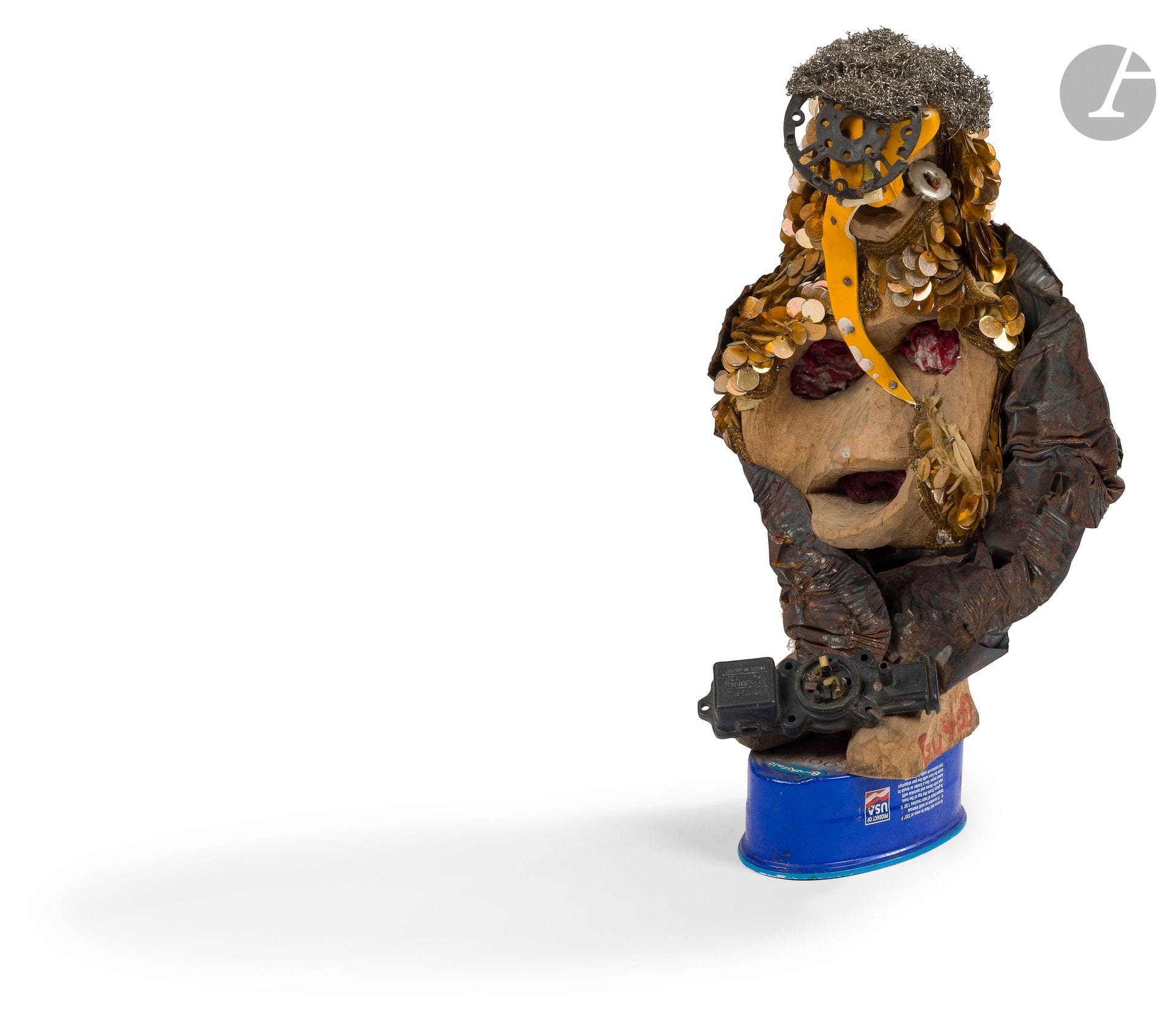 GUYODO (né en 1973)
Personnage
Sculpture en bois sculpté, tôle froissée et technique mixte.
Signée sur la base.
42 x 23 x 15 cm
