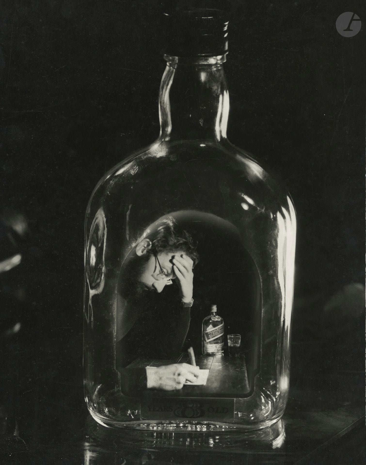 Édouard Iliesco (1906-1986)
Photomontage [Johnnie Walker], c. 1960.
Épreuve argentique d'époque, contrecollée sur carton. Tampon du photographe au verso du montage.
37,3 x 29 cm