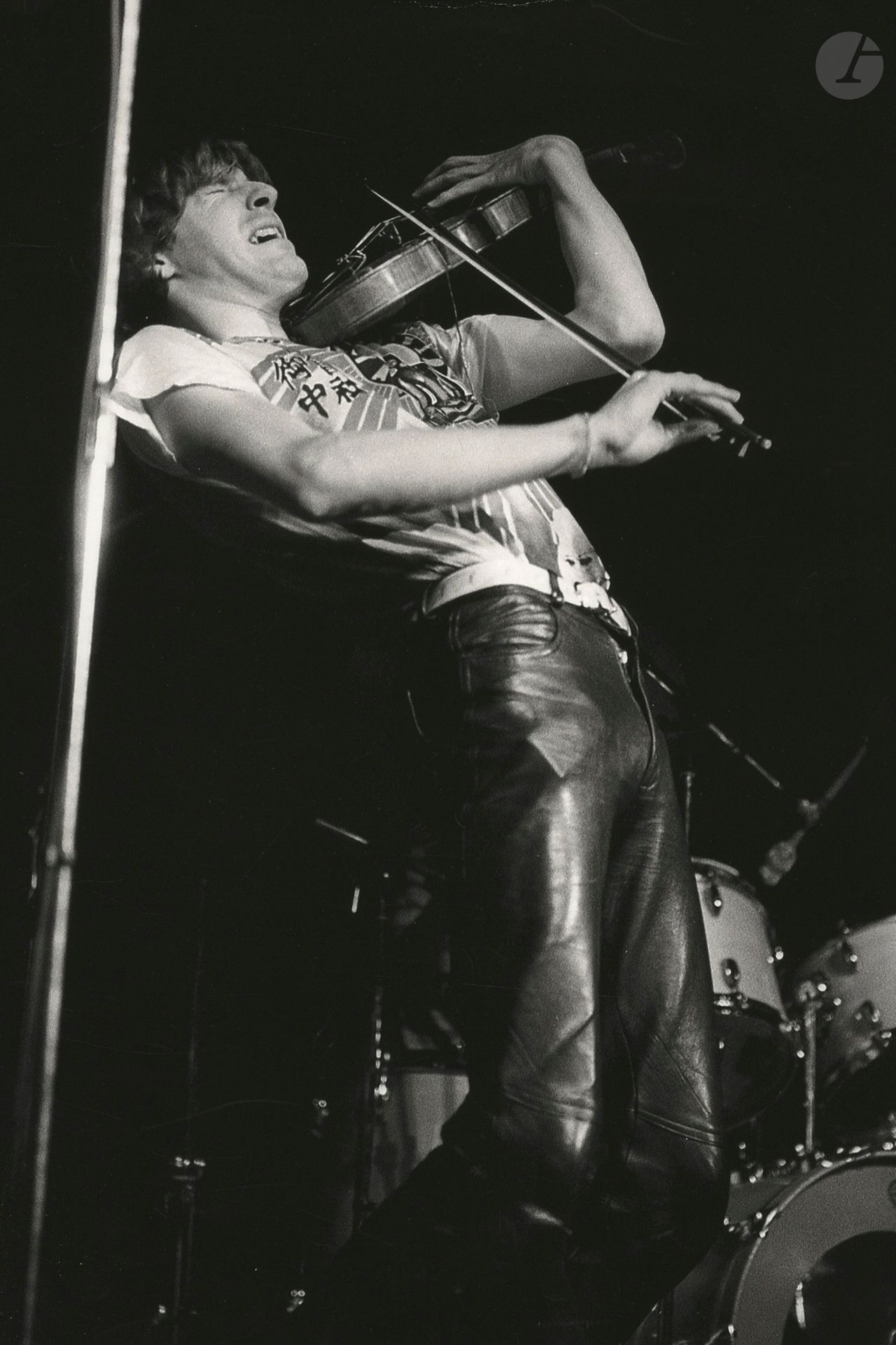 Claude Vesco (1950) 
Didier Lockwood, 1981.
Épreuve pigmentaire (c. 2010). Signature du photographe, titre, date et numérotation à 8 exemplaires à l'encre au verso. 
38 x 26 cm