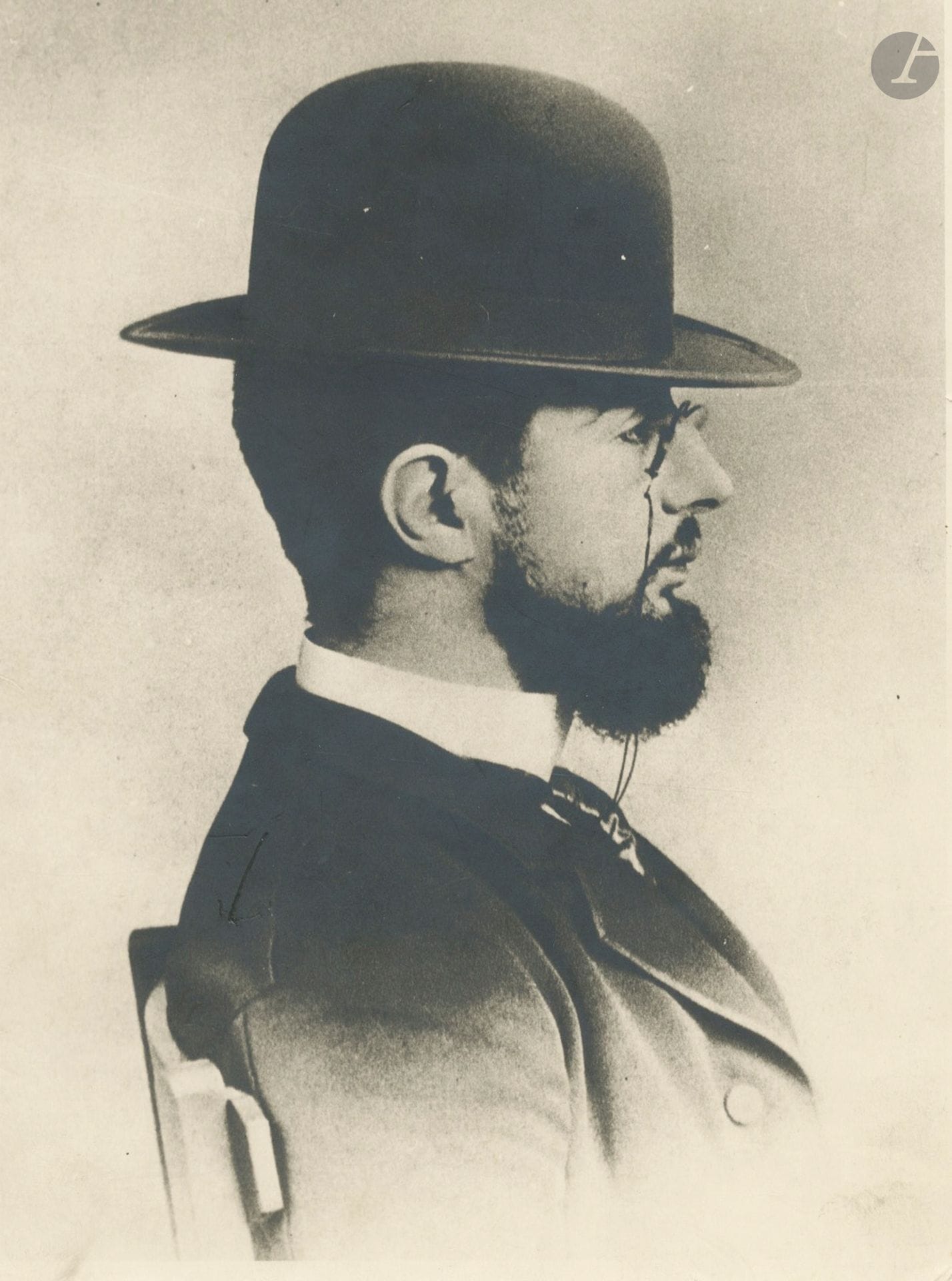 Paul Sescau (attributed to)
Henri de Toulouse-Lautrec, 1894. 
Silver print (countertype c. 1910), mounted on cardboard. Handwritten annotations on verso of mount. 
Image : 22,5 x 17 cm - Sheet : 23,8 x 17,8 cm