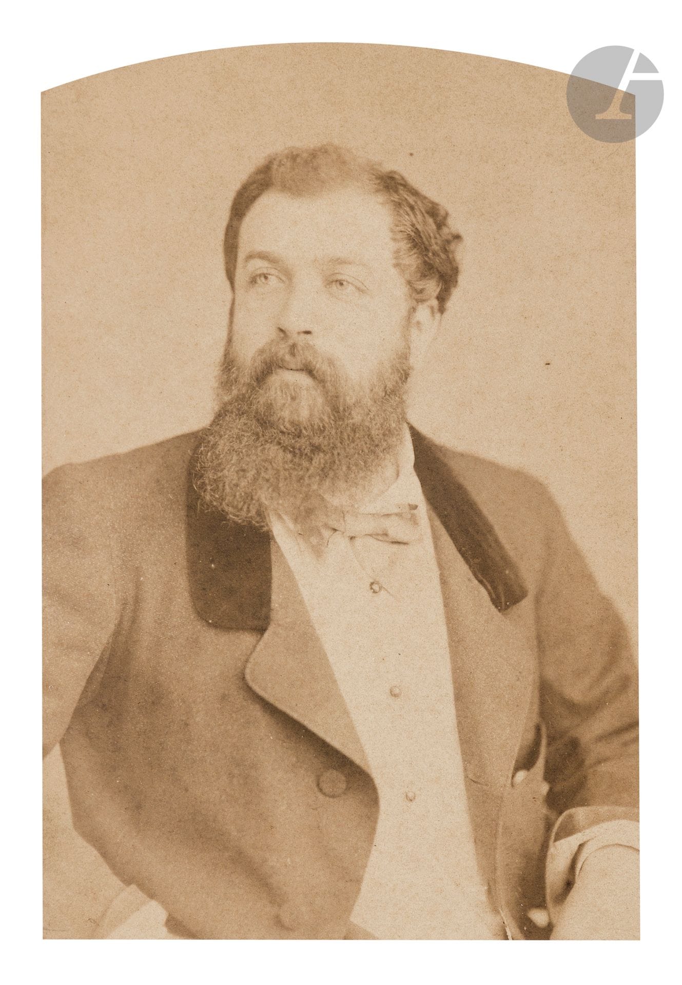 Olympe Aguado (1827-1894) 
Autoportraits et mises en scène, c. 1860-1865. 
Comte Olympe Aguado. Louis et Carmen Aguado. 
Cinq (5) épreuves sur papier albuminé, contrecollées sur cartons. Quelques annotations aux versos. 
Formats : de 9 x 5,2 cm à 13,7 x 9,3 cm