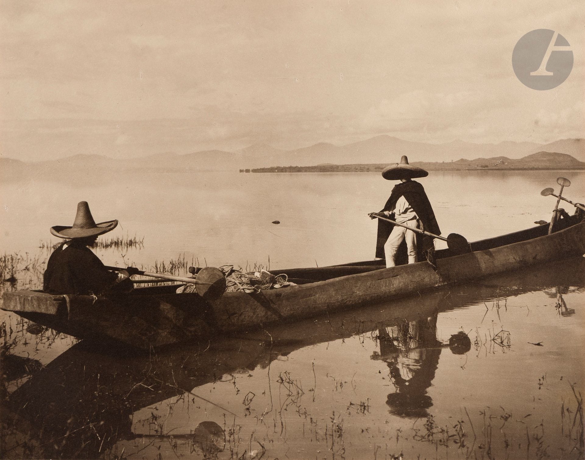 Hugo Brehme (1882-1954) 
Lago de Pátzcuaro, Mich. Mexique, c. 1930.
Épreuve argentique d’époque, contrecollée sur carton, signée et titrée au crayon sur le montage en bas. 
26,5 x 33,5 cm