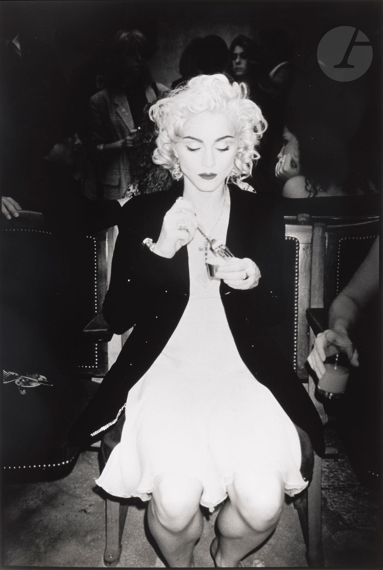 Jean-Claude Lagrèze (1957-1994)
Madonna. Paris, 1990.
Épreuve argentique d’époque, signée à l’encre avec le tampon du photographe sur étiquette au verso.
Image : 50,5 x 33,5 cm - Feuille : 60 x 50 cm

Bibliographie :
Jean-Claude Lagrèze, Paris. Capitale Underground, Paris, Éditions de la Martinière, 2016, p. 17.