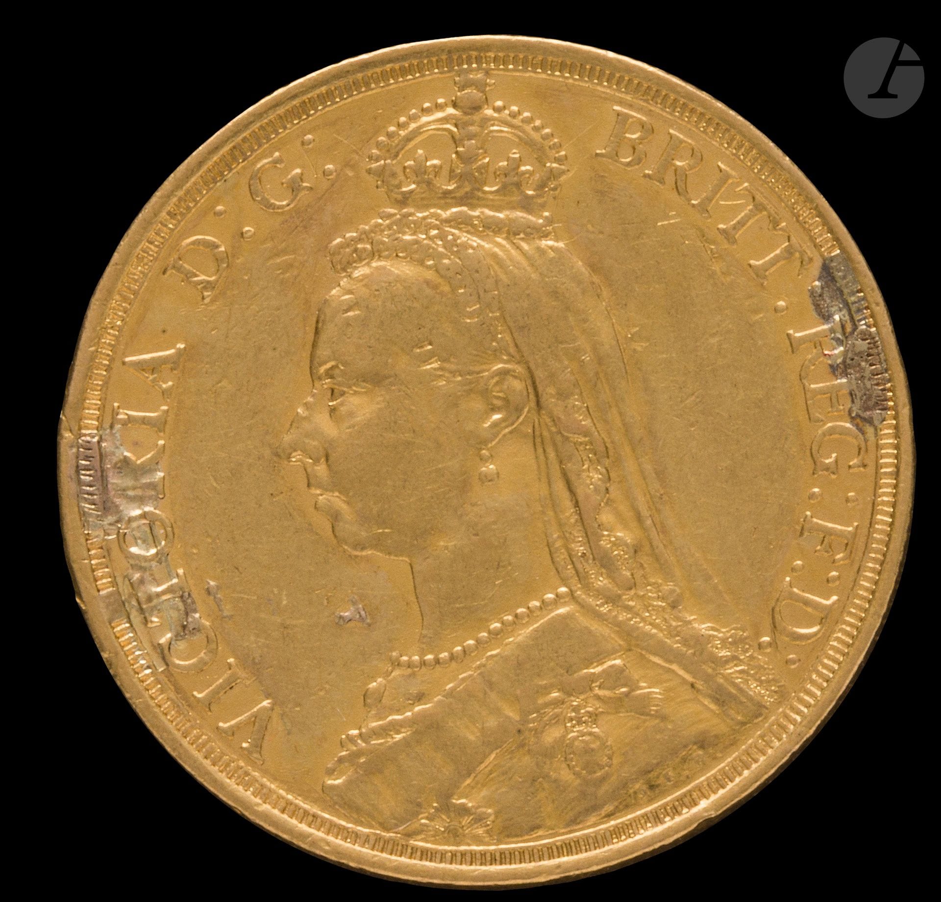 GRANDE-BRETAGNE - Victoria (1837-1901)
2 Livre de 1887 "buste du jubilé" en or 917/°°°.
Poids net : 15.90 g
(Traces de soudures)

FRAIS DE VENTE : 8% HT
