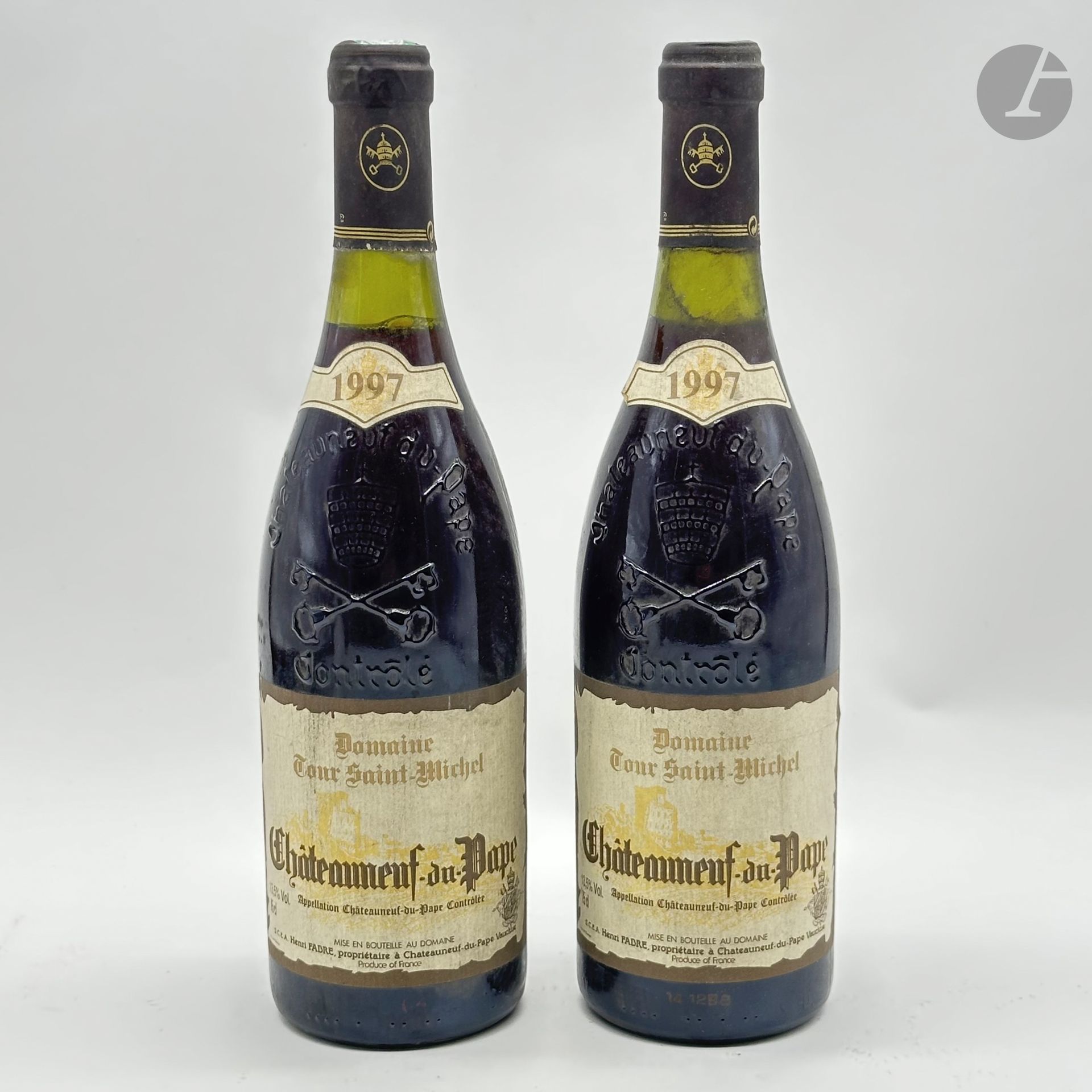 2 B CHÂTEAUNEUF DU PAPE Rouge (e.t.h. ; clm.s.), Domaine Tour Saint-Michel, 1997