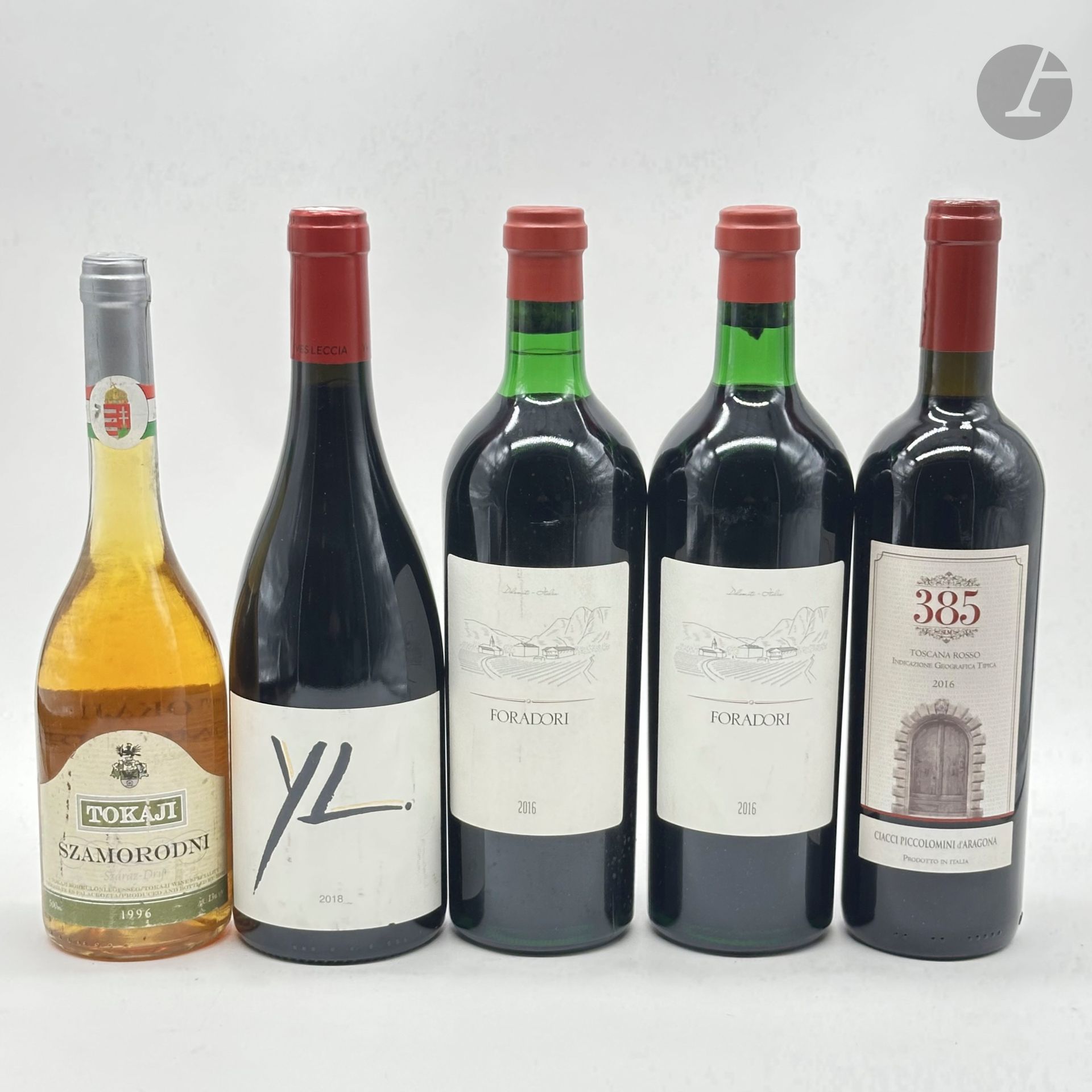 2 B IGT VIGNETI DELLE DOLOMITI (T.L.B.), Foradori, 2016
1 B IGT TOSCANA ROSSO 385, Ciacci Piccolomini d'Aragona, 2016
1 B IGP ÎLE DE BEAUTE YL (e.l.a.), Domaine Yves Leccia, 2018
1 50 Cl TOKAJI SZARAZ-DRY (e.t.h.), Szamorodni, 1996