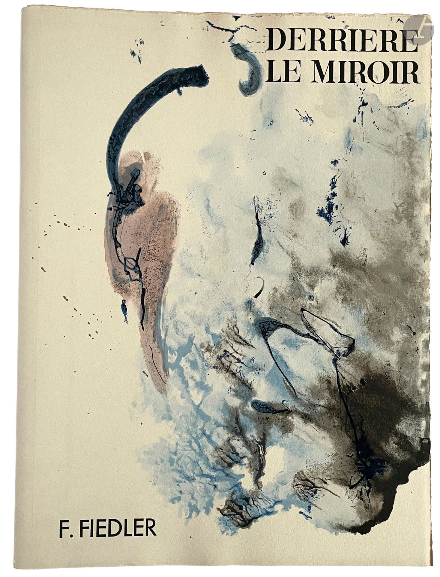 [DERRIÈRE LE MIROIR] - FIEDLER (François).
François Fiedler.
Paris : Maeght éditeur, 1961.  — In-folio, en feuilles, chemise et étui cartonnés de l'éditeur, étiquette imprimée sur le premier plat de l'étui.
« Derrière le miroir » numéro 129 consacré à ’exposition de peintures récentes du peintre et graveur François FIEDLER (1921-2001) à la Galerie Maeght en 1961.  Comprend un texte de Jean Grenier, 6 lithographies originales et 15 reproductions en noir dont un portrait photographique de l'artiste.

UN DES 150 EXEMPLAIRES NUMÉROTÉS SUR PAPIER VÉLIN DE RIVES, SIGNÉS PAR L'ARTISTE À LA JUSTIFICATION (n° 59).

Exemplaire parfaitement conservé.