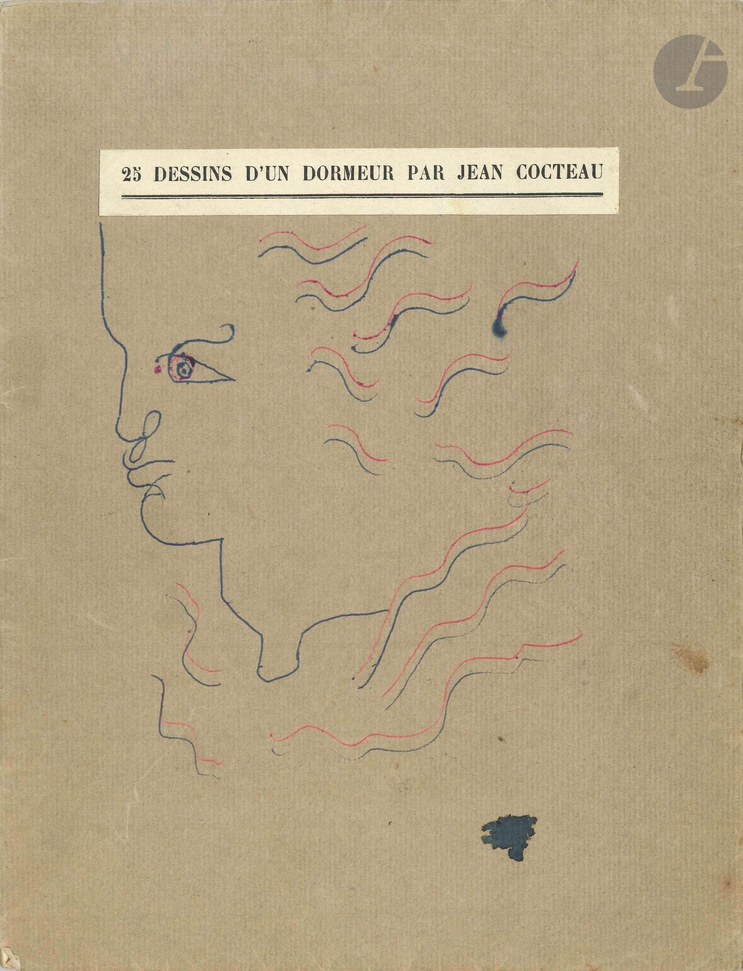 Jean COCTEAU (1889-1963). 25 Dessins d’un Dormeur (Lausanne, H.-L. Mermod, [1929]) ; in-4, broché sous couverture muette rempliée avec étiquette de titre collée (1er bifeuillet détaché) 
Édition originale enluminée de 3 dessins originaux.
Recueil de 25 dessins de Jean Cocteau reproduits à pleine page, représentant des portraits de Jean Desbordes, véritable hommage à son amant. «Ces dessins ne sont pas exactement des portraits de Jean Desbordes mais plutôt de l’amitié que je lui porte et d’une admiration respectueuse», écrit Cocteau dans sa préface.
Tirage à 213 exemplaires, dont 200 sur vélin pur fil, celui-ci justifié «ex.p.».
3 grands dessins originaux aux stylos rouge et bleu: – tête de profil sur la couverture ; – grande tête de profil, devant un rideau rouge relevé laissant apercevoir un port sous le soleil, couvrant la double page de garde et de titre, avec cet envoi autographe signé: «à Crystabel cette image de la gloire d’un très pur Jean 1948» ; – composition avec un visage de face et deux de profil, enluminant la double page de la préface, avec envoi autographe: «à Crystabel son vieil ami» et 4 signatures «Jean».
Gabrielle Thomassin, dite Crystabel, et ses frères Franz et Pierre, jeunes bohèmes originaires du Havre, habitaient Magagnosc près de Grasse ; ils s’étaient liés avec Cocteau et Jean Desbordes, qui les considérait comme «les être les plus prodigieux sur cette terre, les plus fous, les plus purs, les plus extravagants».
On joint un dessin non identifié au crayon brun sur papier Canson, danseur et formes psychédéliques (32 x 24 cm).